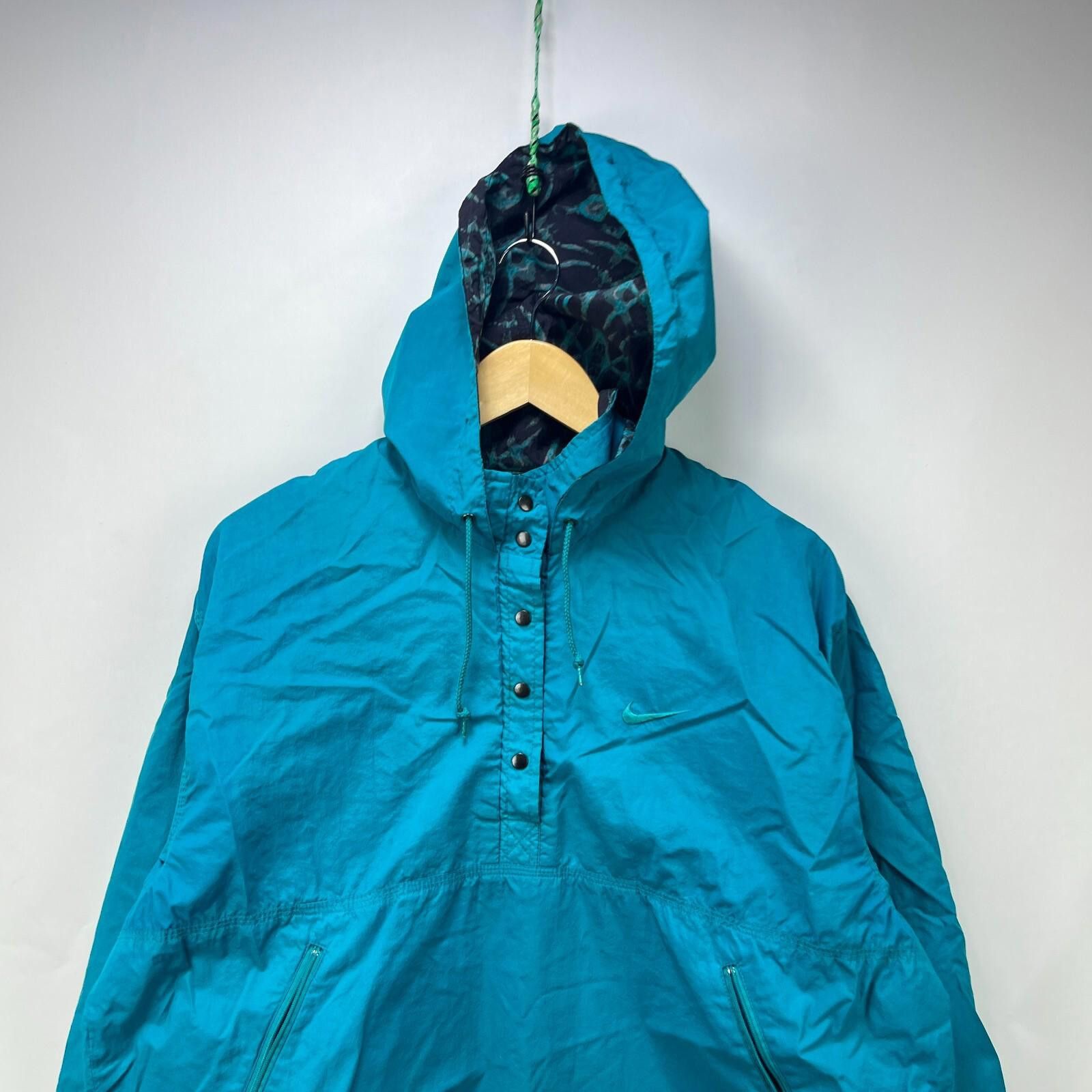 Nike Vintage 90s Nike Tonal Swoosh Windbreaker Jacket Womens M Size M / US 6-8 / IT 42-44 - 2 Thumbnail
