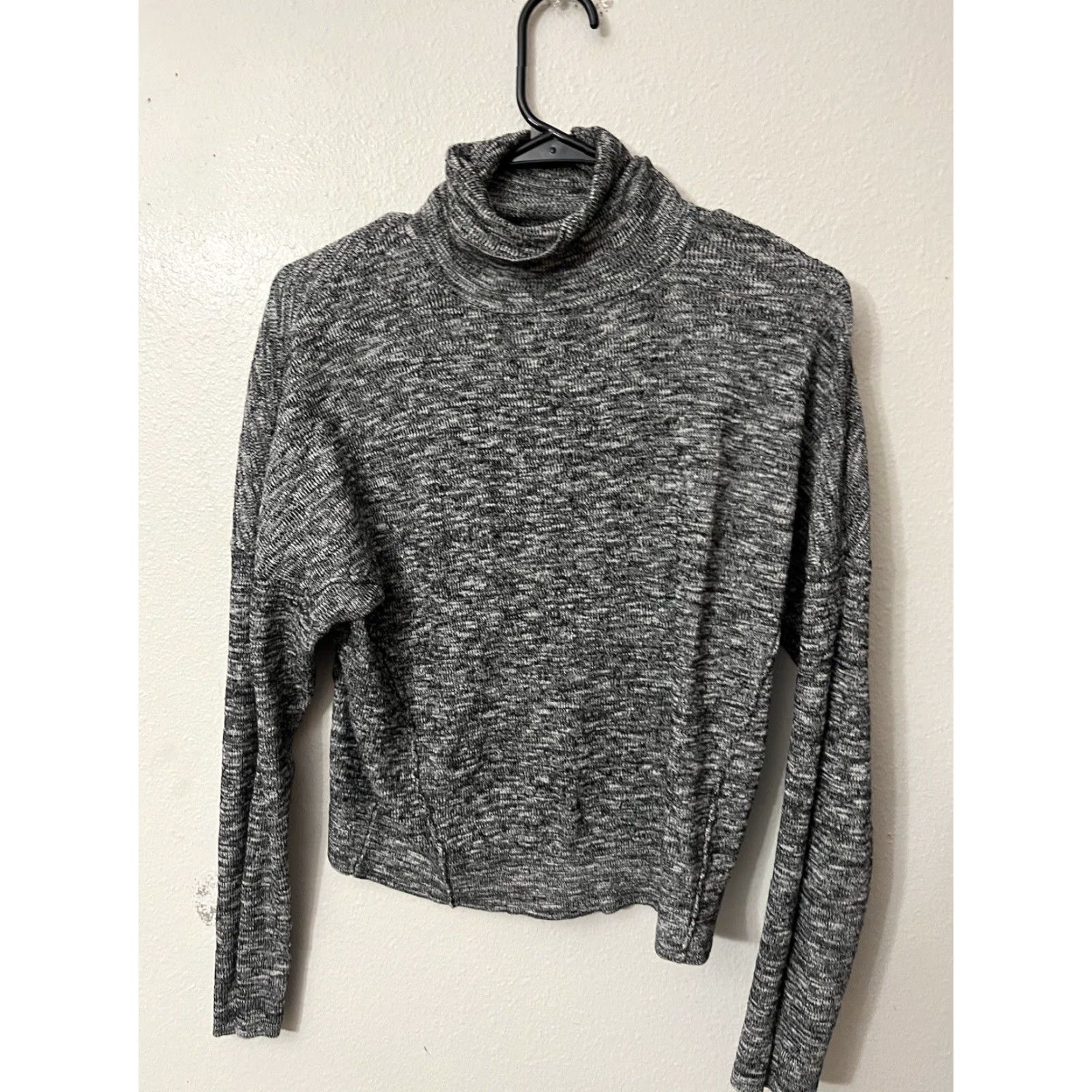 Anthropologie MOTH by Anthropologie Women Turtleneck Sweater Knit Pullover Medium Gray Dolman Sleeve Knit Style Exposed Seams Size M / US 6-8 / IT 42-44 - 2 Thumbnail