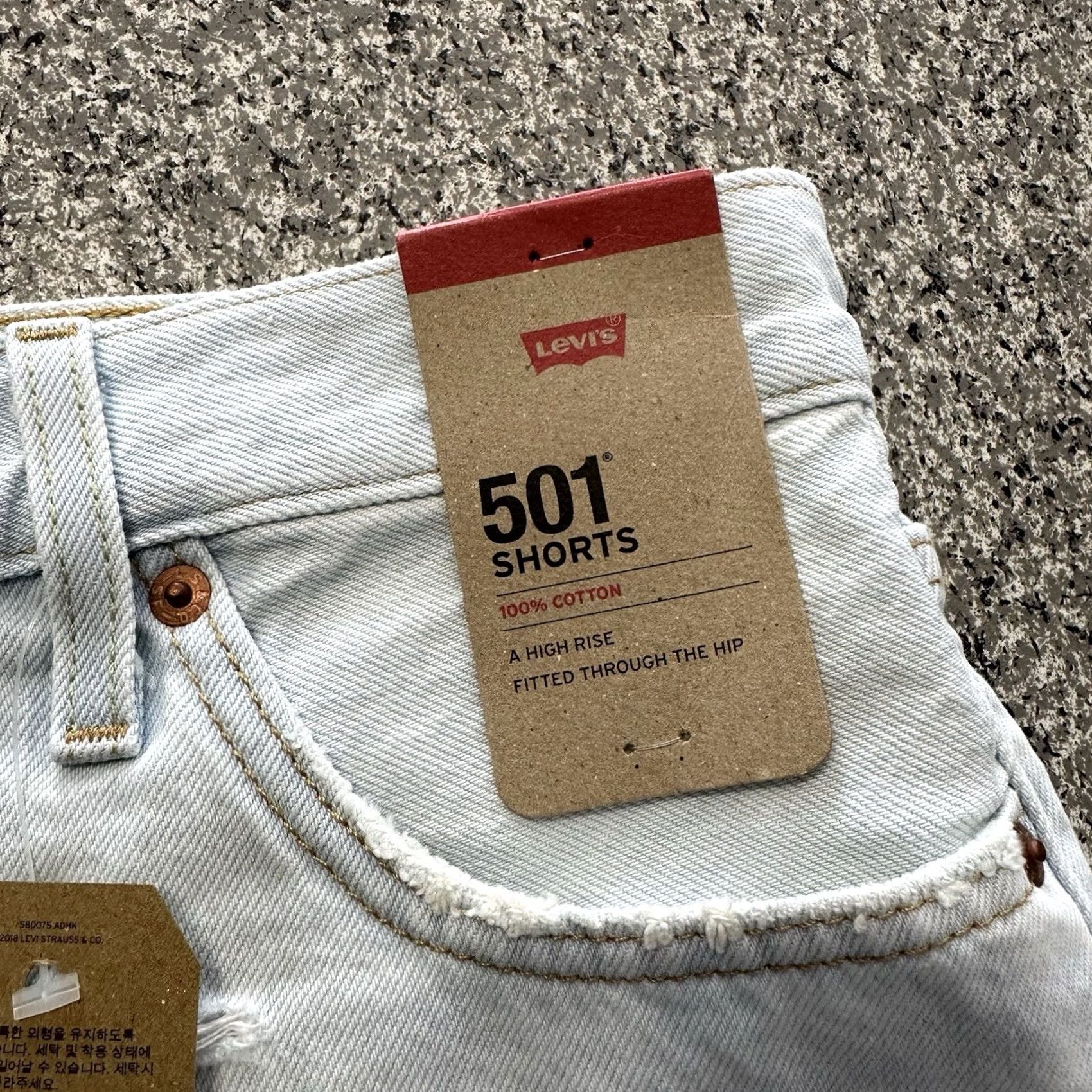 Levi's VINTAGE Levi's 501 Jeans? Short? (Not applicable) Size 24" / US 00 / IT 34 - 2 Thumbnail