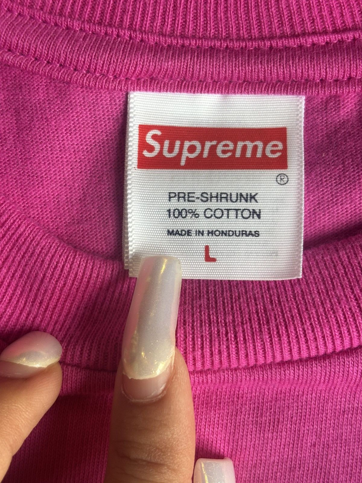 Supreme SUPREME PAINTED TEE ‘FUCHSIA’ SIZE L Size US L / EU 52-54 / 3 - 4 Thumbnail