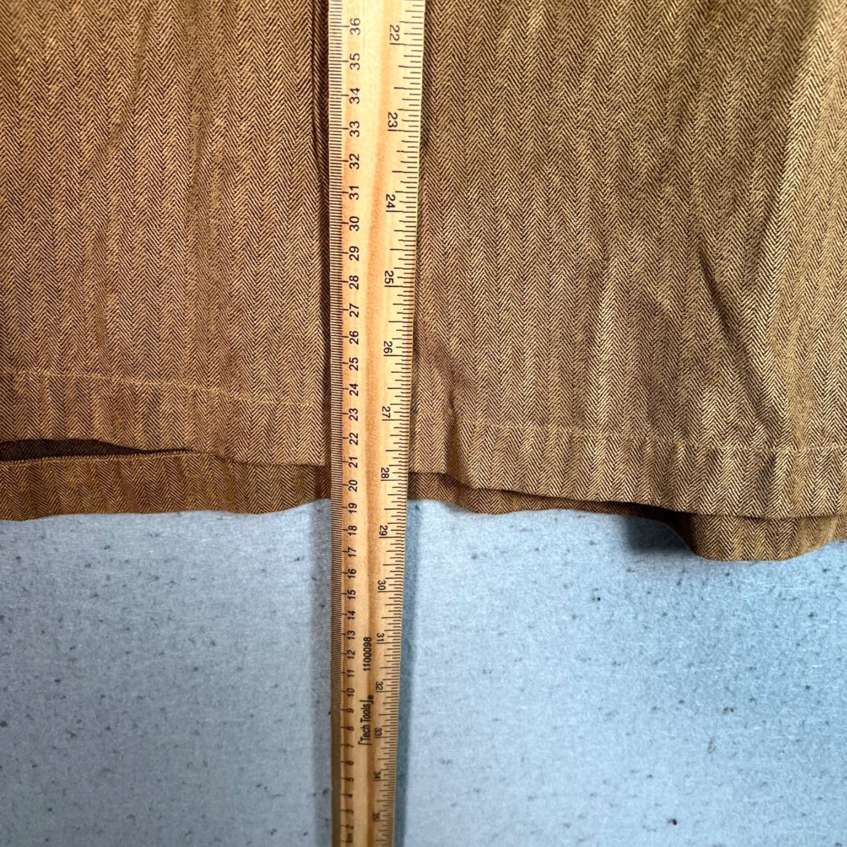 Liz Claiborne Claiborne Mens Medium Brown Long Sleeve Button Shirt Herringbone Pattern Size US M / EU 48-50 / 2 - 5 Thumbnail