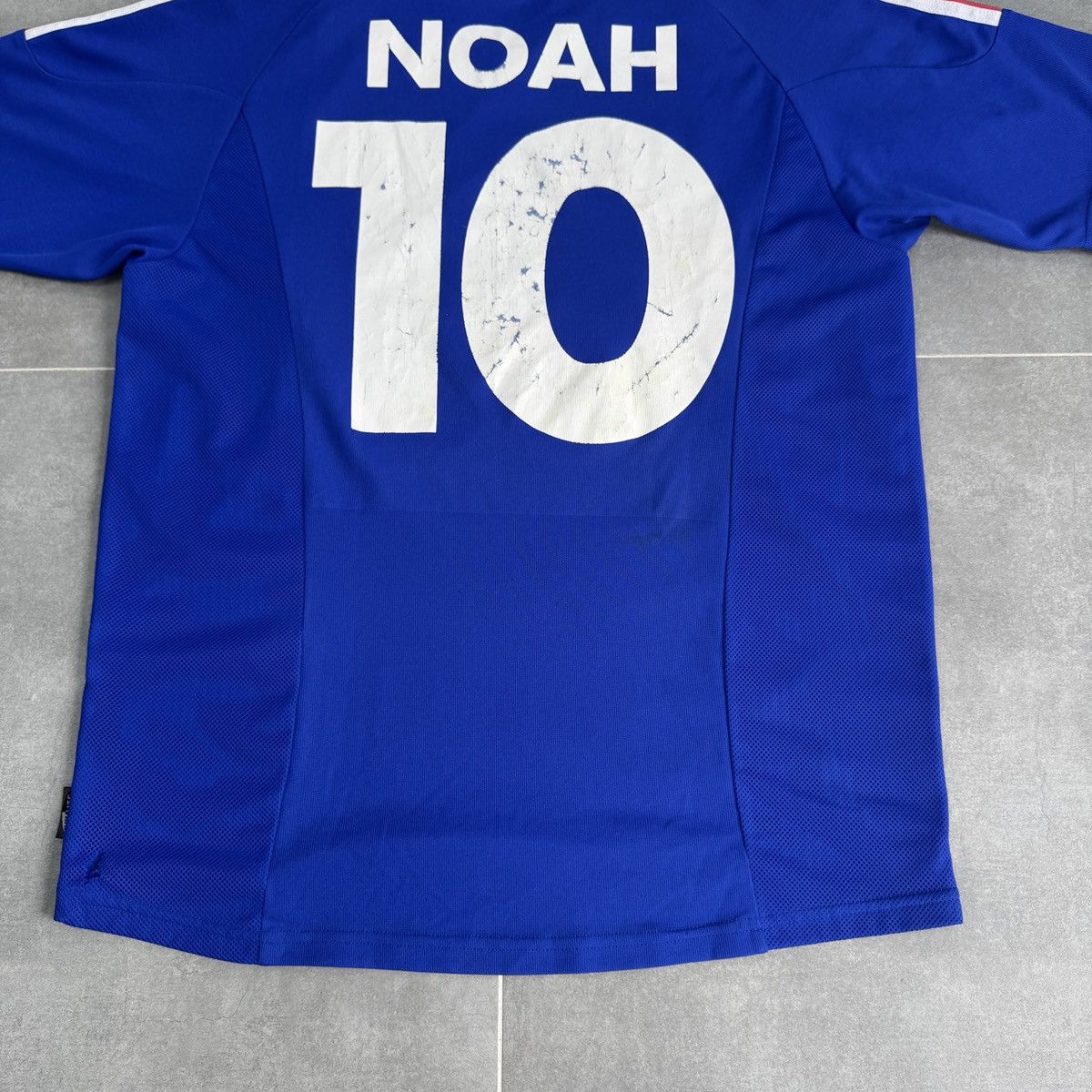 Vintage Vintage Adidas France National 2002/2004 Home Soccer Jersey Size US M / EU 48-50 / 2 - 16 Thumbnail