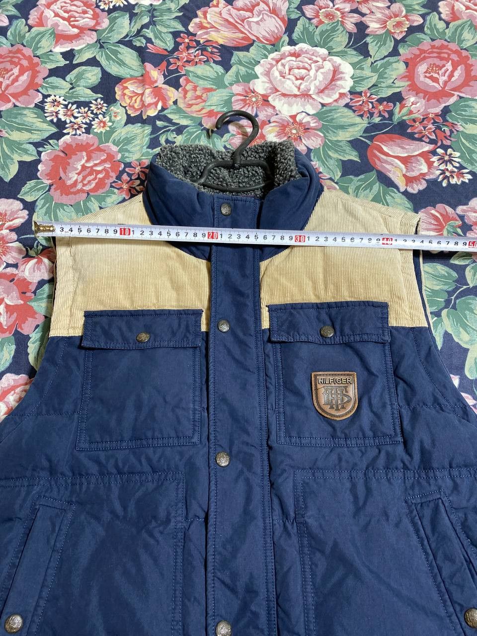 Tommy Hilfiger × Vintage Vintage brown Tommy Hilfiger hunting cargo utility vest Size US M / EU 48-50 / 2 - 10 Thumbnail