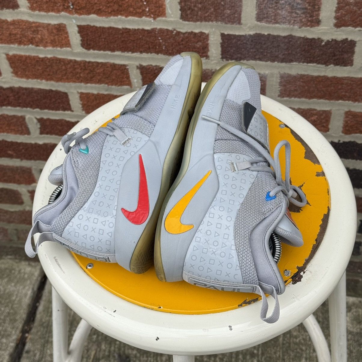Nike × Playstation × Vintage Nike PG 2.5 x PlayStation Grey Sneakers Size 6Y Size US 6 / EU 39 - 15 Thumbnail