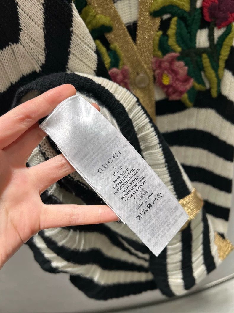 Gucci GucciFull embroidered medium and long knitted cardigan jack Size US S / EU 44-46 / 1 - 5 Thumbnail