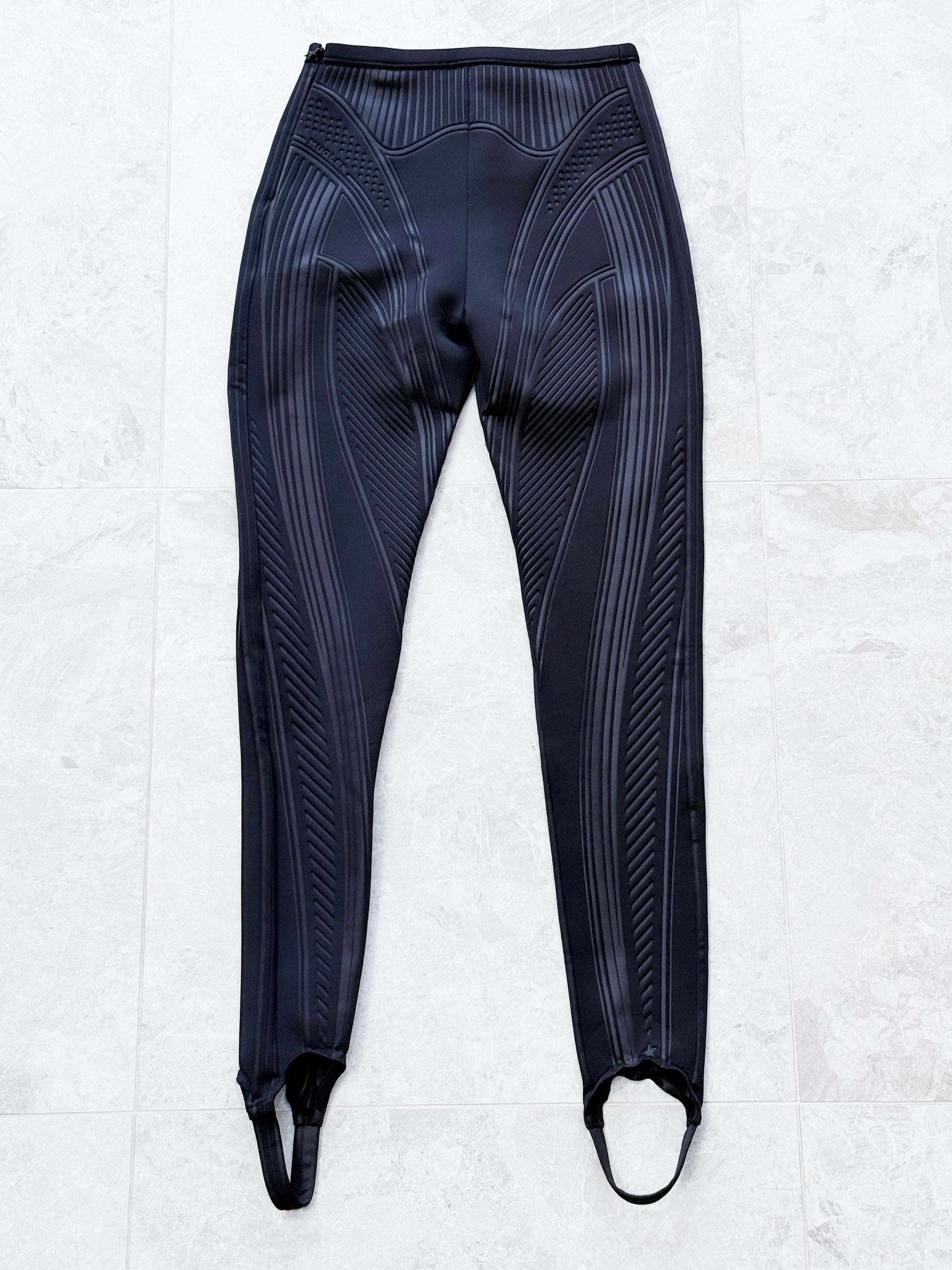 Mugler Scuba embossed leggings with stirrups Size 27" / US 4 / IT 40 - 10 Thumbnail
