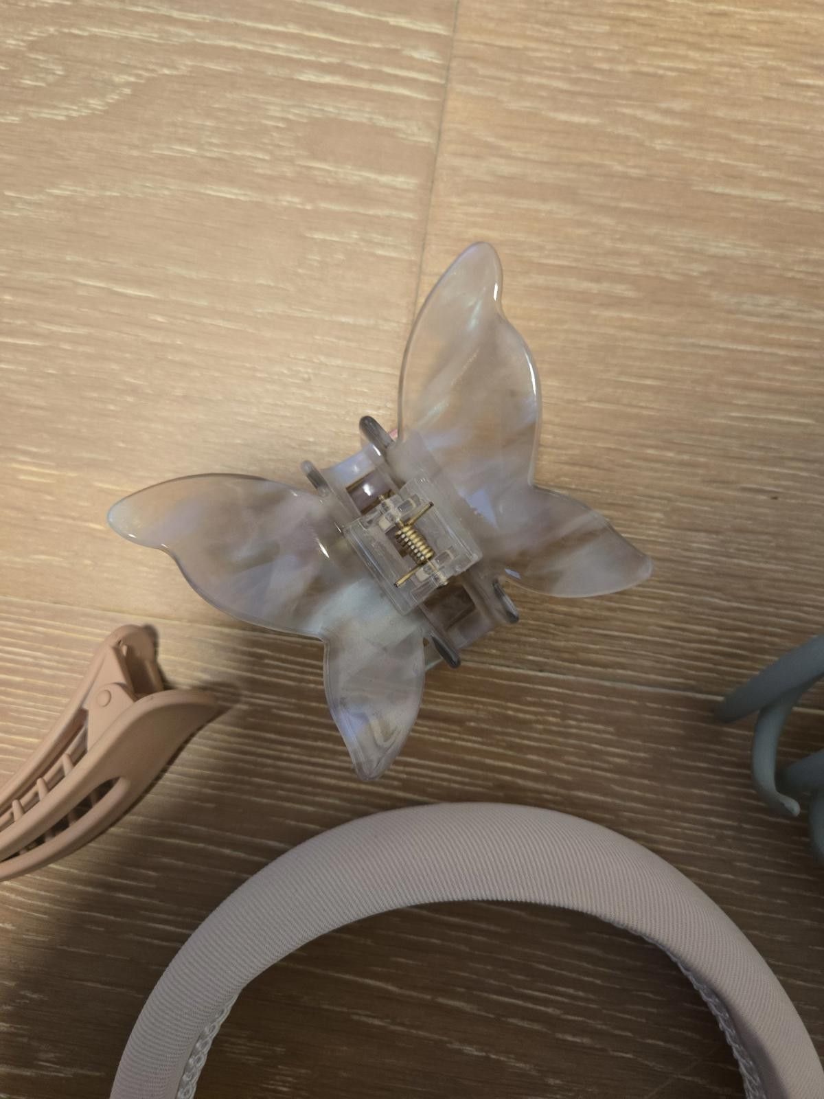 Other Kitsch Hairclips, Butterfly Hairclip, and Hairband Bundle Size ONE SIZE - 4 Thumbnail