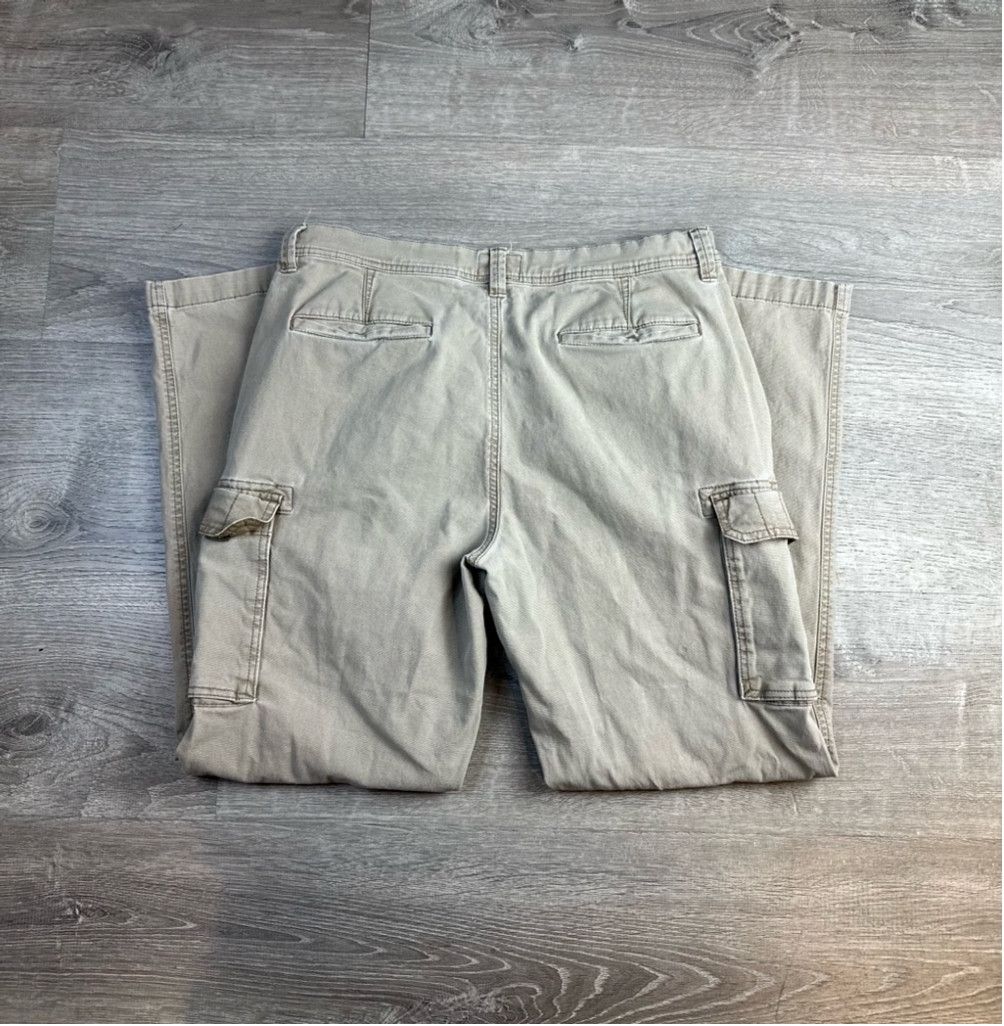 St. Johns Bay Men's Vintage St. John's Bay Cargo Pants Size 34x32 Beige Size US 34 / EU 50 - 3 Thumbnail