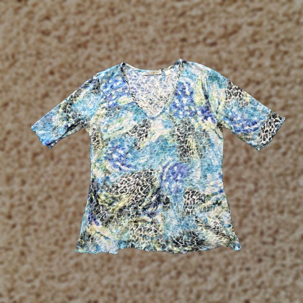 Vintage Snoskins Top Womens Regular Medium Blue Leopard Textured Short Sleeve T-Shirt Casual Elbow Sleeve Knit Polyester V-Neck Size M / US 6-8 / IT 42-44 - 1 Thumbnail