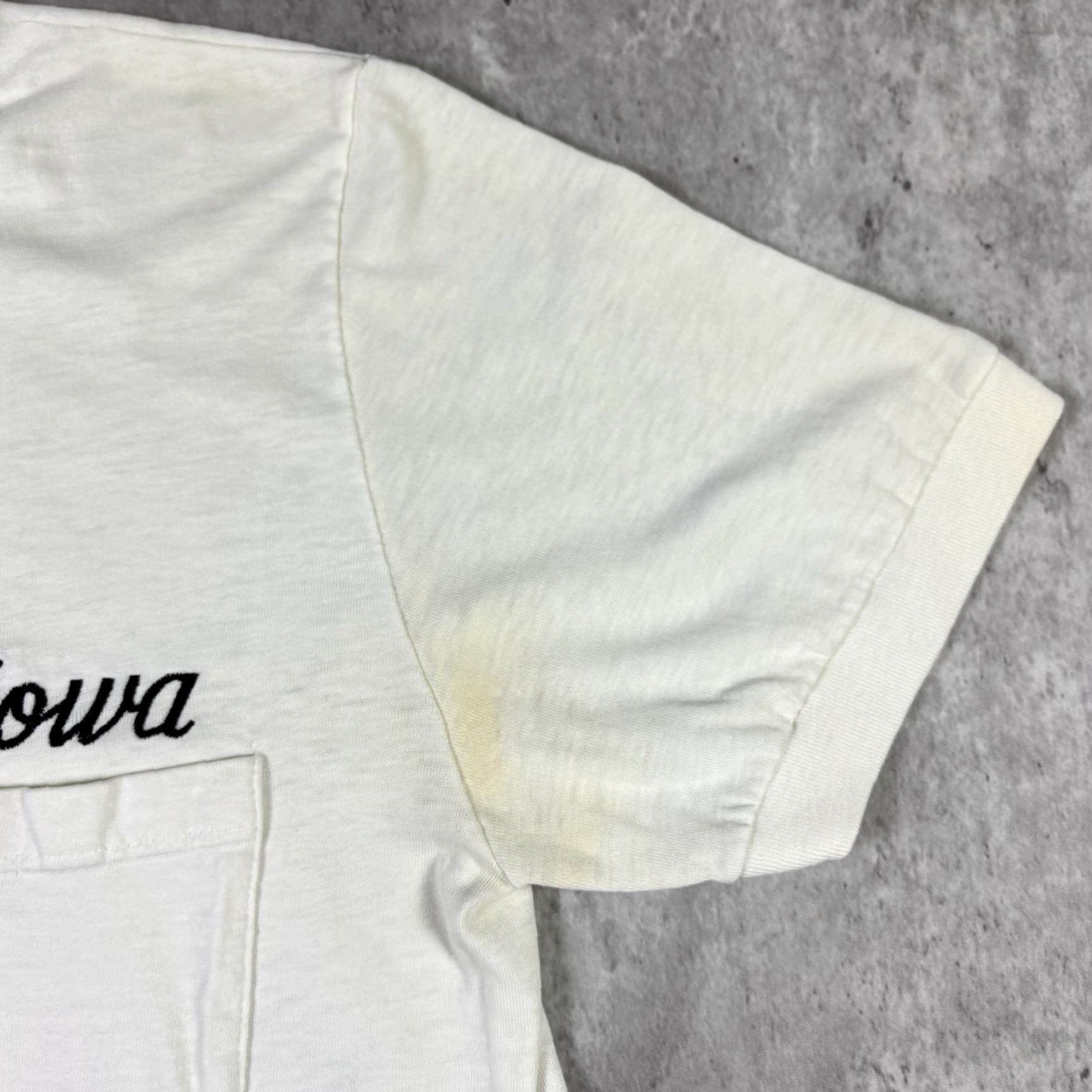 Vintage VINTAGE Iowa University 80s Collared Polo T Shirt L White Cotton Men Regular 32 Degrees Cool 80s Theme Baseball Shirt Size US L / EU 52-54 / 3 - 5 Thumbnail