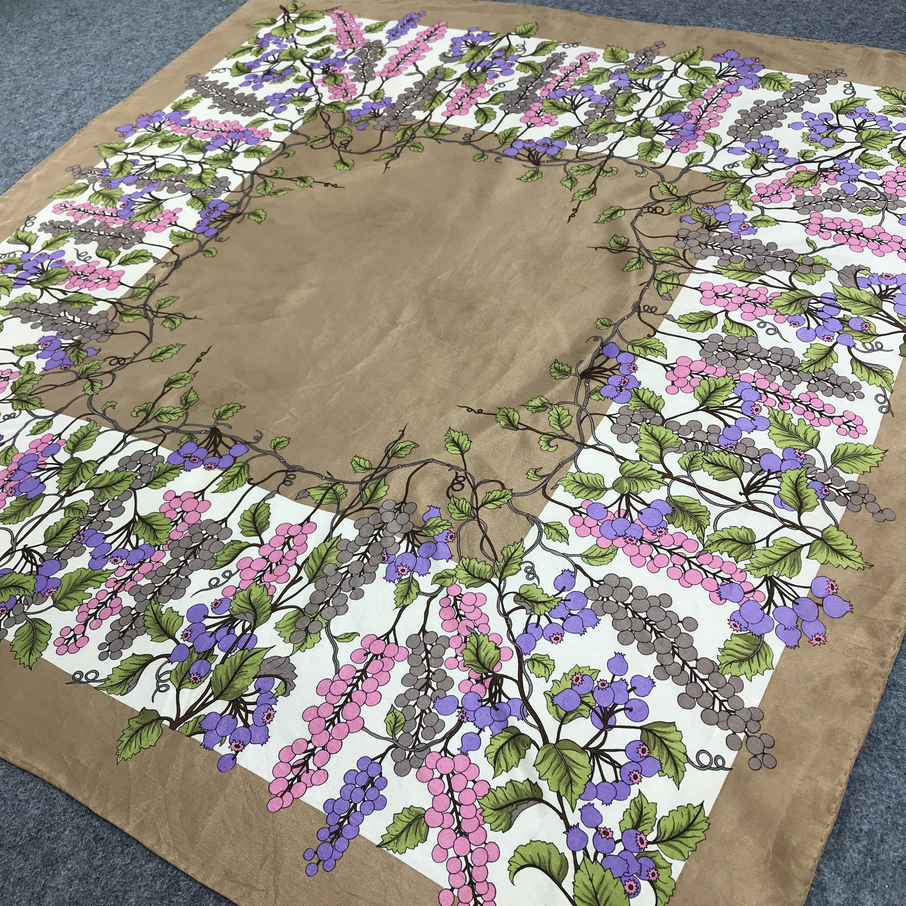 Japanese Brand Vintage Grape Vines Silk Scarf M144 Size ONE SIZE - 3 Thumbnail