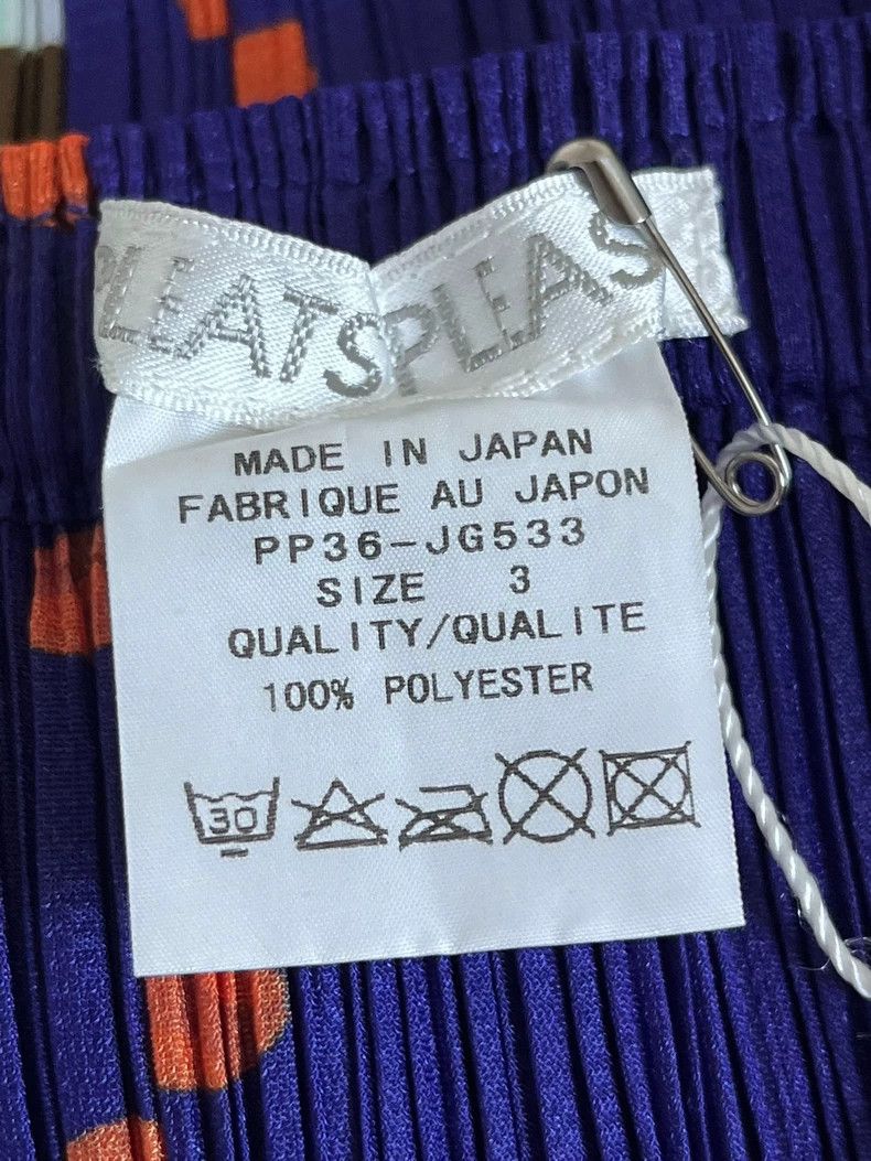 Issey Miyake Issey Miyake size:3 Red and blue piano key half skirt Size 22" - 3 Thumbnail