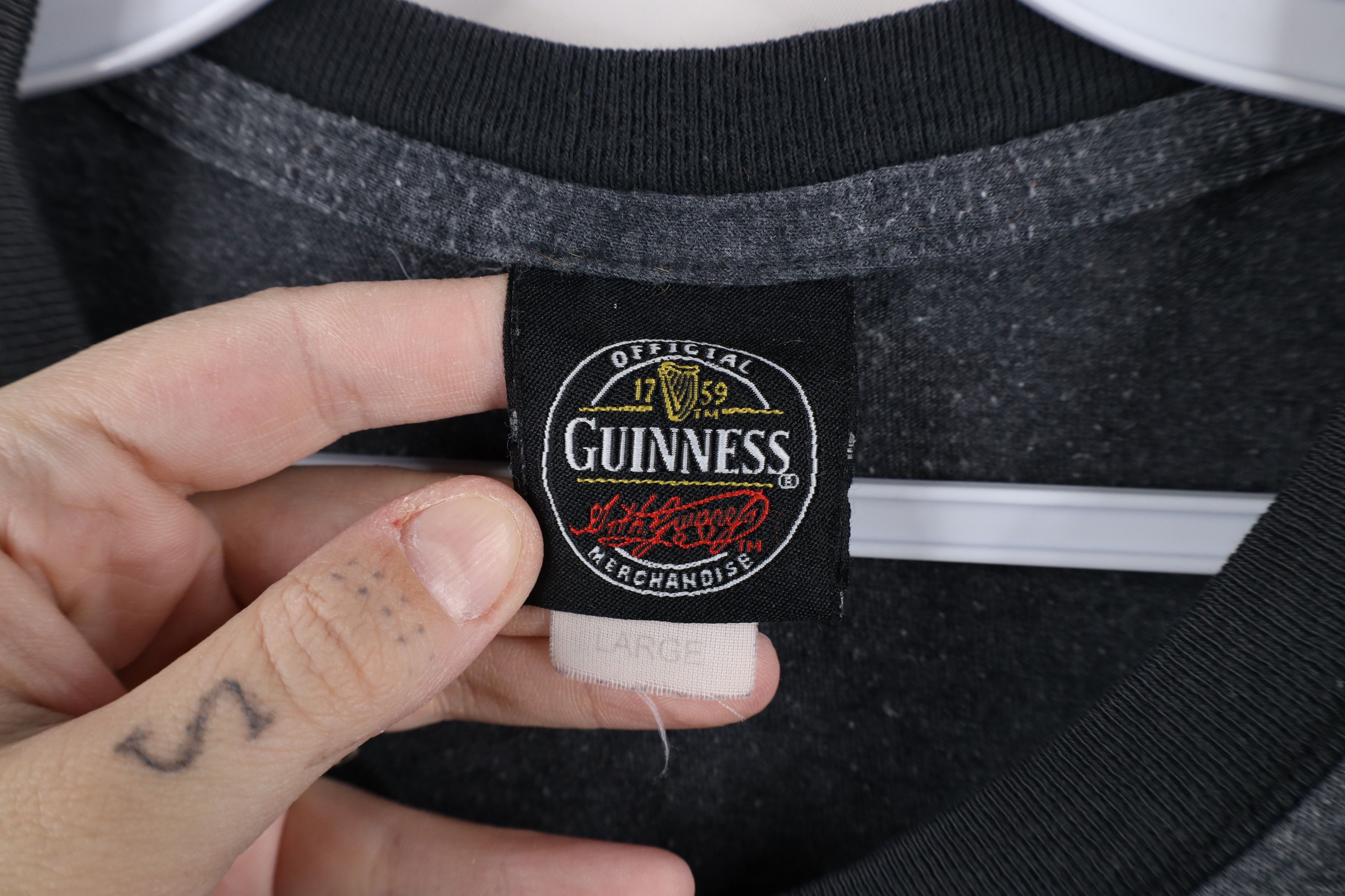 Vintage Vintage Guinness Beer Spell Out Short Sleeve T-Shirt Gray Size US L / EU 52-54 / 3 - 7 Thumbnail