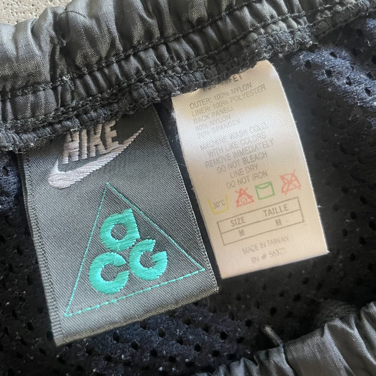 Nike ACG Nike ACG Vintage Nylon Track Pants (Black) – Men’s M Size US M / EU 48-50 / 2 - 6 Thumbnail