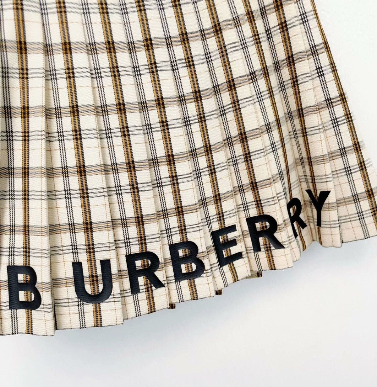 Burberry Brand new Burberry pleated skirt Size 27" / US 4 / IT 40 - 3 Thumbnail