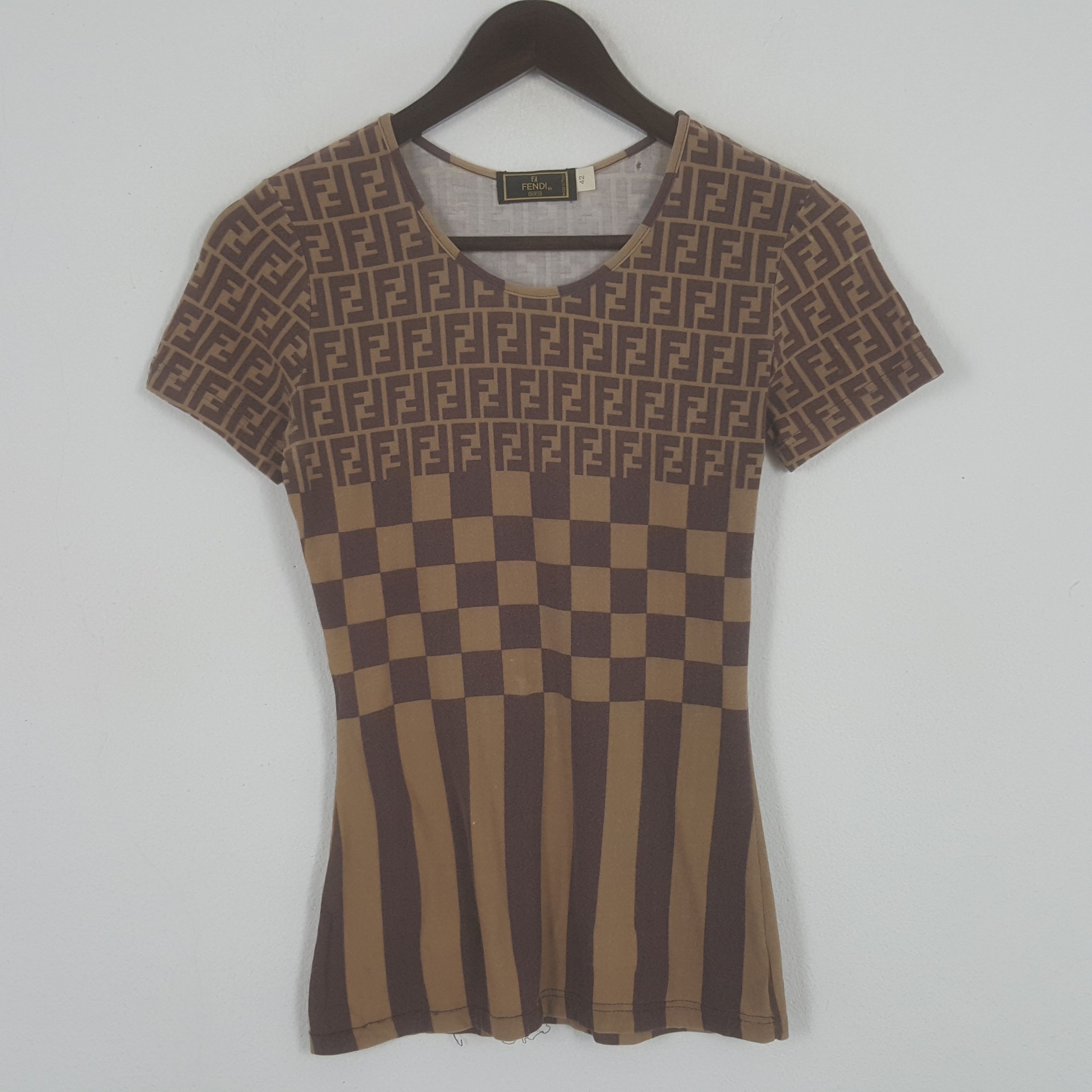 Fendi × Vintage Vintage Fendi Monogram Tshirt Size XS / US 0-2 / IT 36-38 - 1 Thumbnail