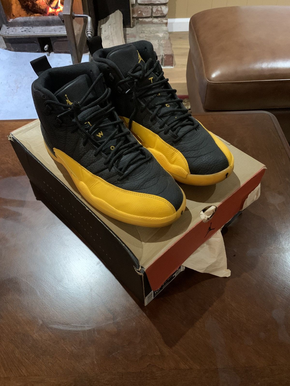 Jordan Brand Jordan 12 Retro University Gold/Black Size US 10.5 / EU 43-44 - 2 Thumbnail