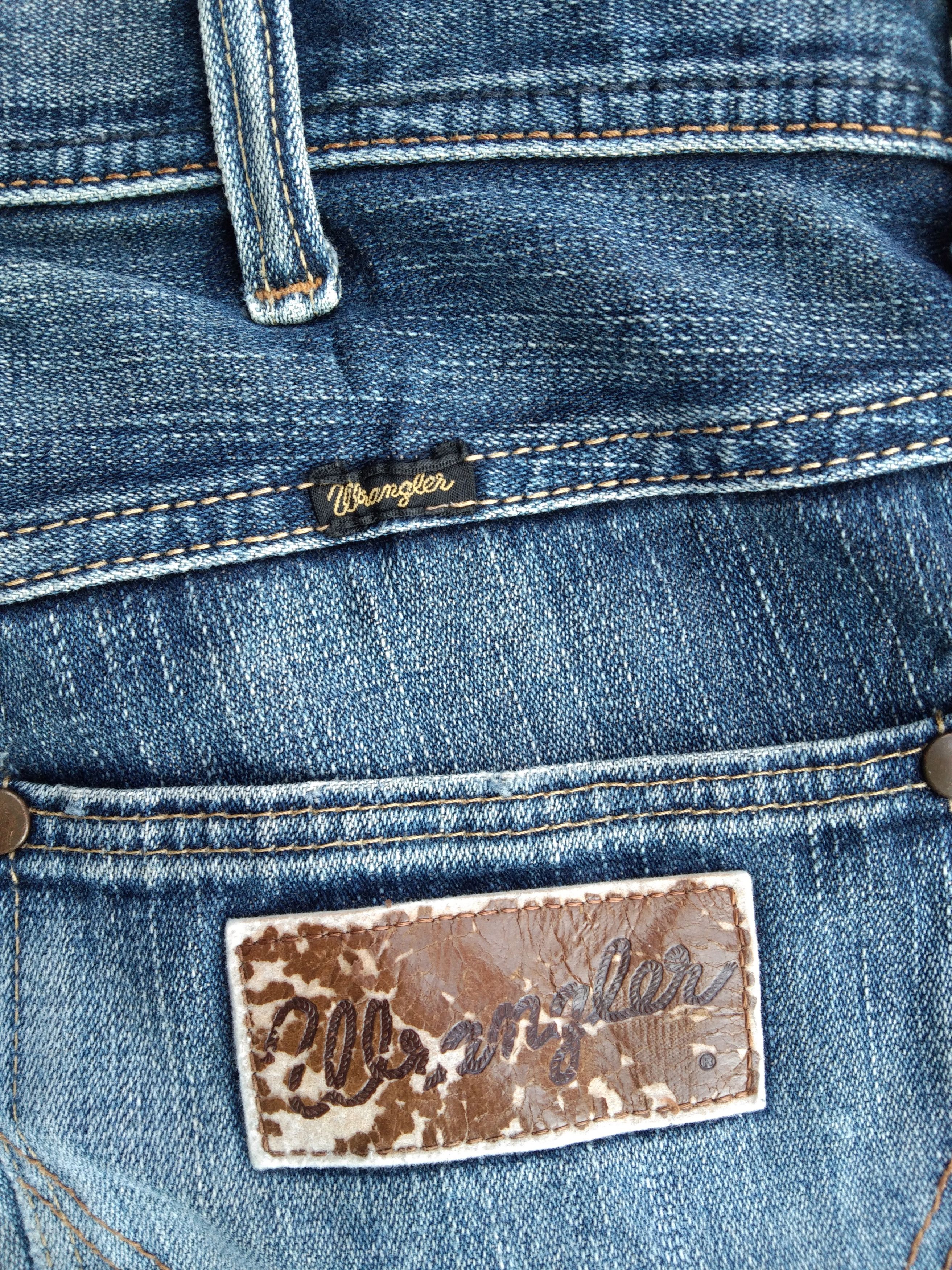 Japanese Brand Vintage Faded Blue Wash Wrangler Distressed Jeans 32x31 Size US 32 / EU 48 - 4 Thumbnail