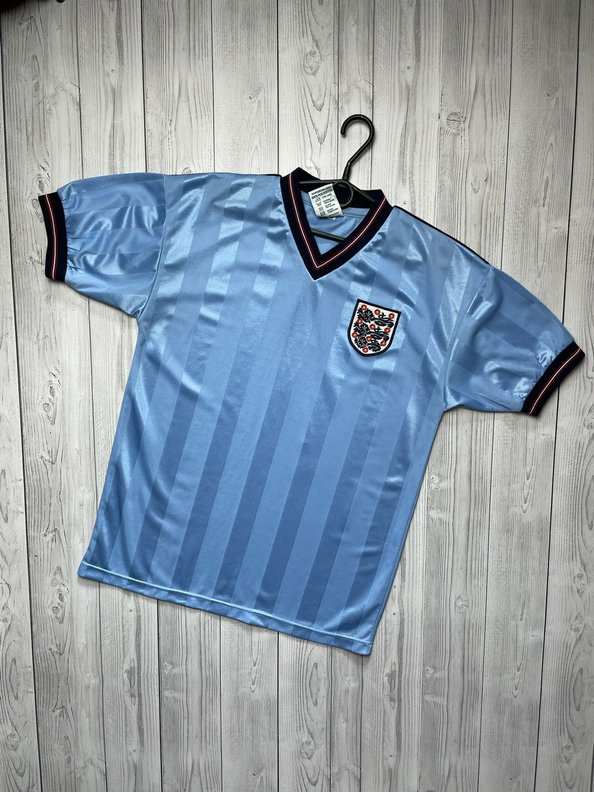 Vintage Vintage England soccer jersey size M blue away rare Size US M / EU 48-50 / 2 - 1 Thumbnail