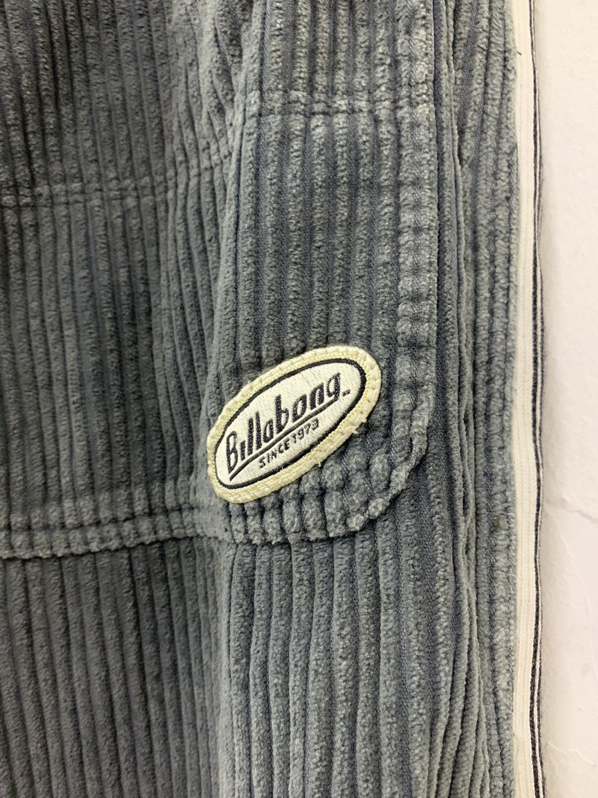 Billabong Vintage Billabong Corduroy Shorts Size US 32 / EU 48 - 5 Thumbnail