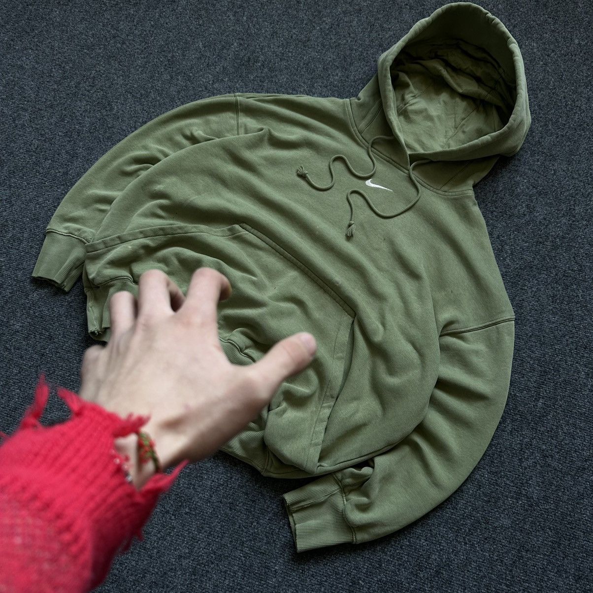 Y/Project VTG Nike Hoodie Centre Logo Size L Trashed Olive 00s USA Hyp Size US L / EU 52-54 / 3 - 1 Thumbnail