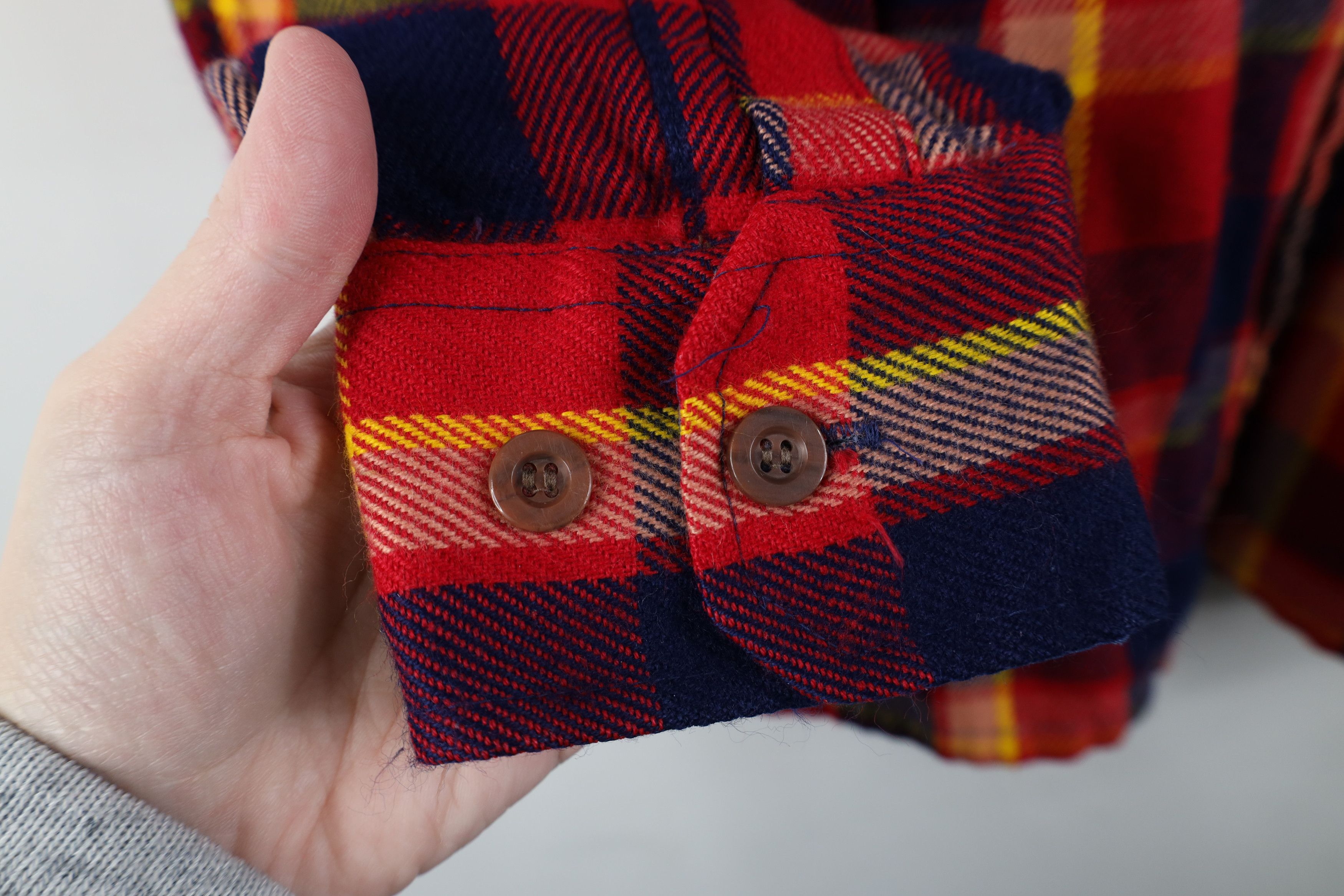 Vintage Vintage 70s Streetwear Knit Collared Button Shirt Plaid Size US M / EU 48-50 / 2 - 4 Thumbnail