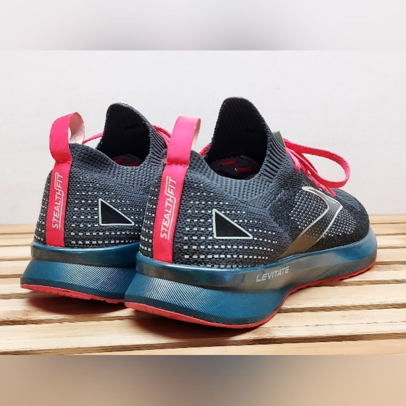 Brooks Brooks Womens Grey Levitate 5 Stealth Athletic Shoes Size 8 Size US 8 / IT 38 - 3 Thumbnail