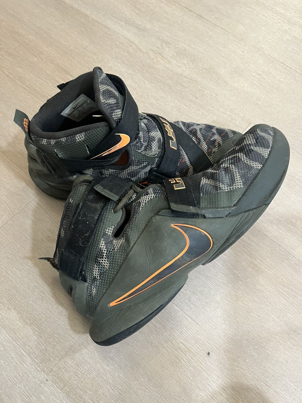 Nike Nike Lebron Sneakers Size US 11 / EU 44 - 1 Thumbnail
