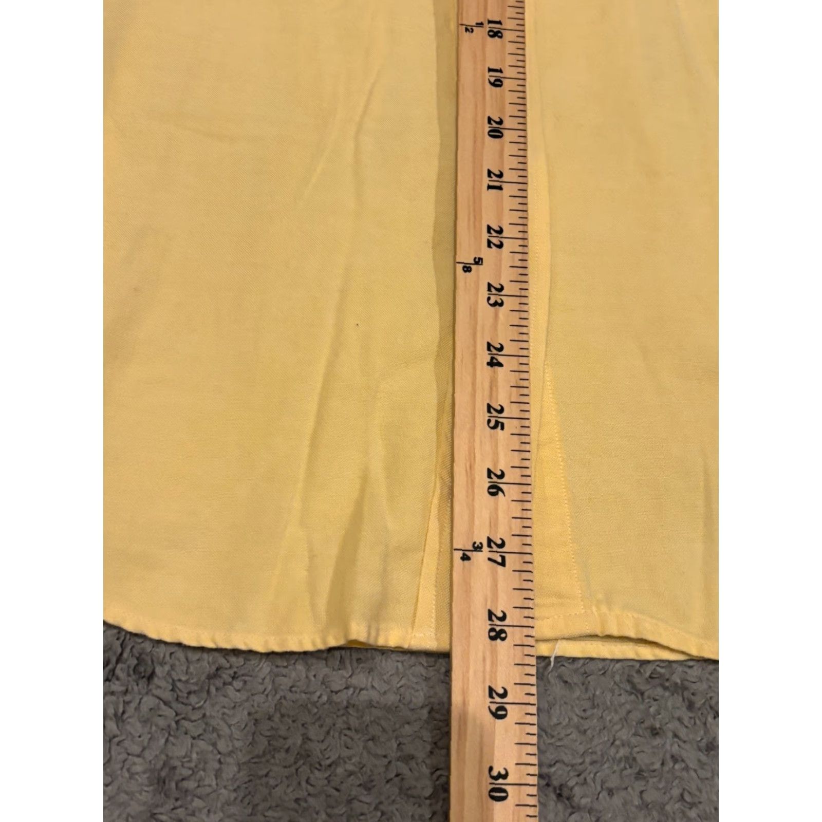 Vintage VINTAGE L.L. Bean Shirt Womens 14 Yellow Long Sleeve Button-Up Tailor Style Basic Button-Up Womens 14 Yellow Long Sleeve Cotton Shirt Size XL / US 12-14 / IT 48-50 - 4 Thumbnail