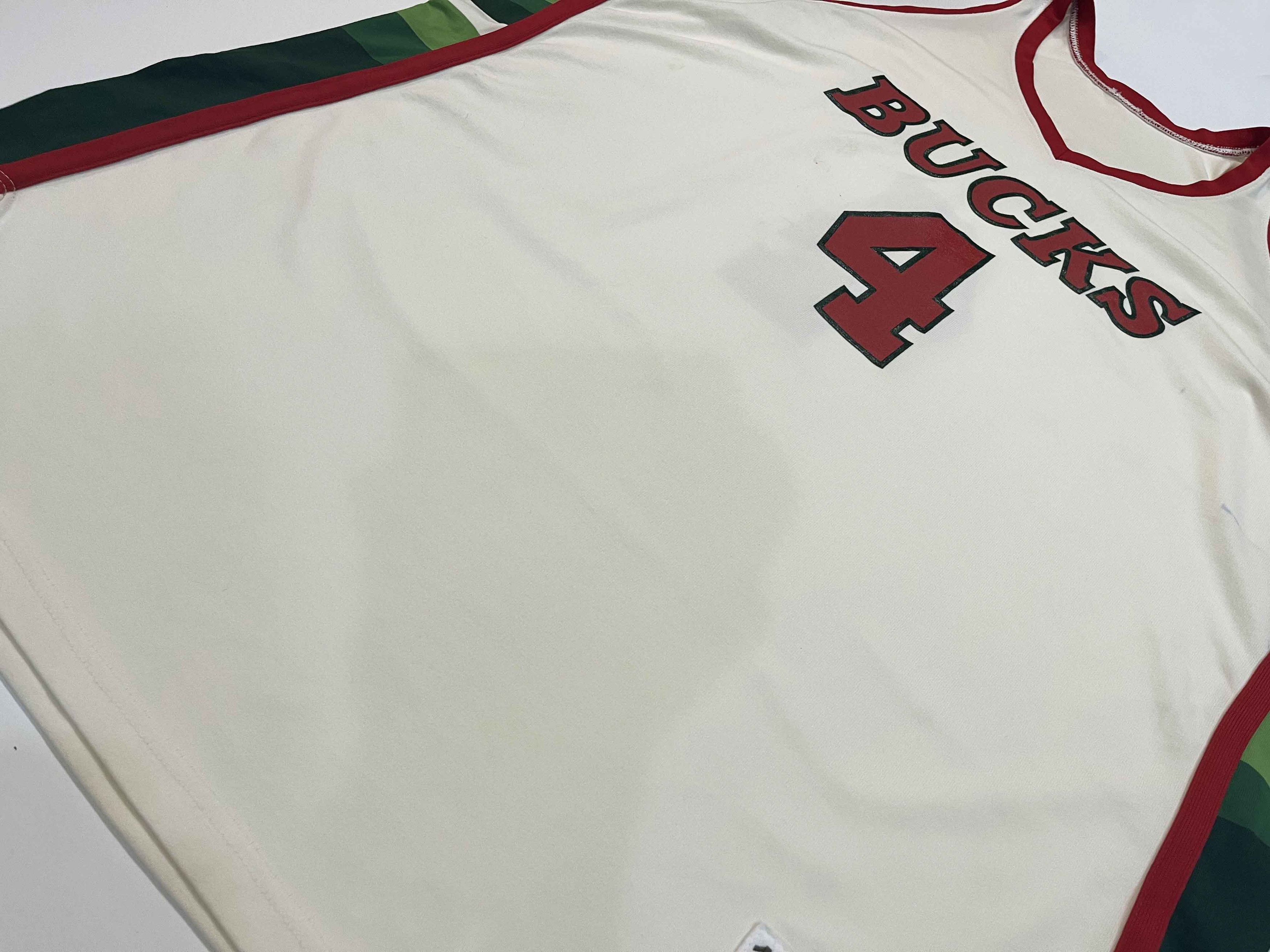 Mitchell & Ness Mitchell & Ness NBA Milwaukee Bucks MONCRIEF #4 Jersey Size US XL / EU 56 / 4 - 7 Thumbnail