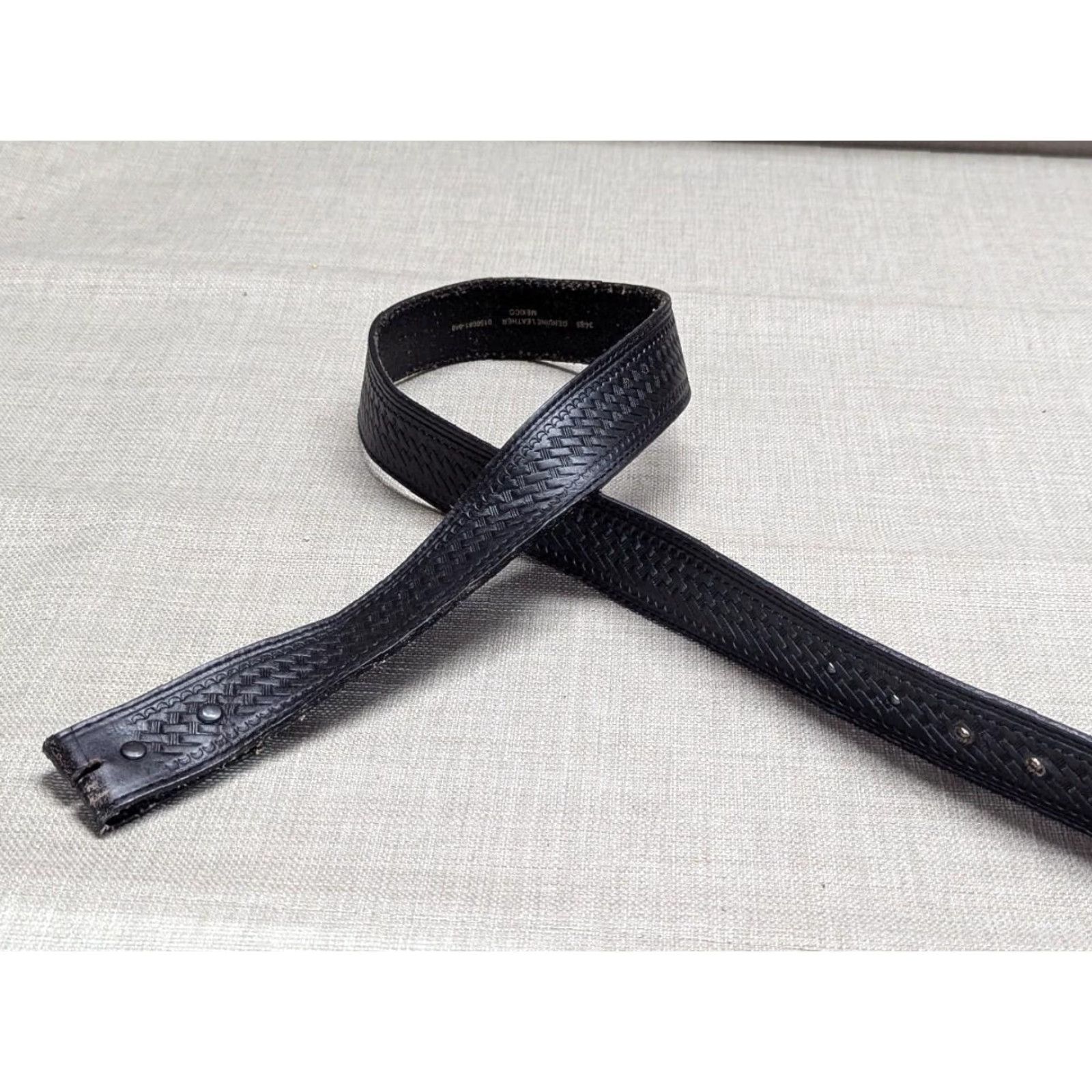 Vintage VINTAGE WESTERN beltTOOLED COWBOY belt black leather 36 basketweave 1-1/2" Mens Size 36 - 2 Thumbnail