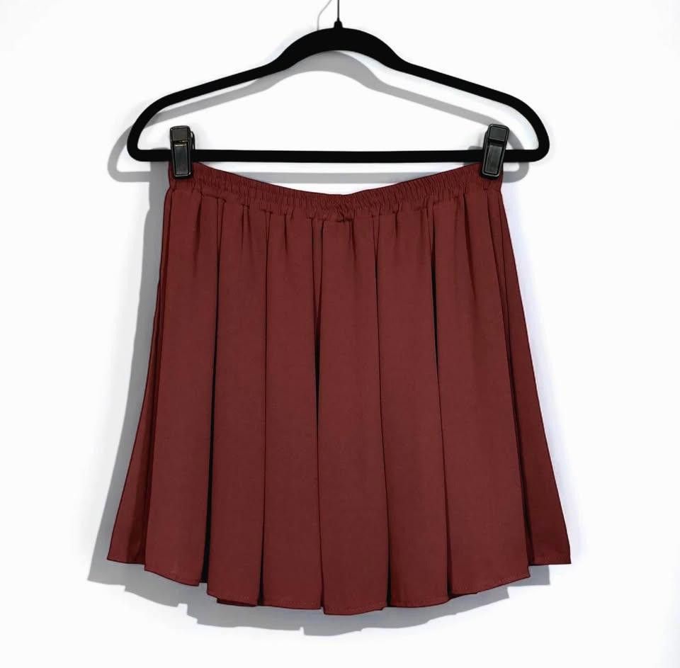 Designer Chic Pleated Skirt by John Gall Size 30" / US 8 / IT 44 - 1 Thumbnail