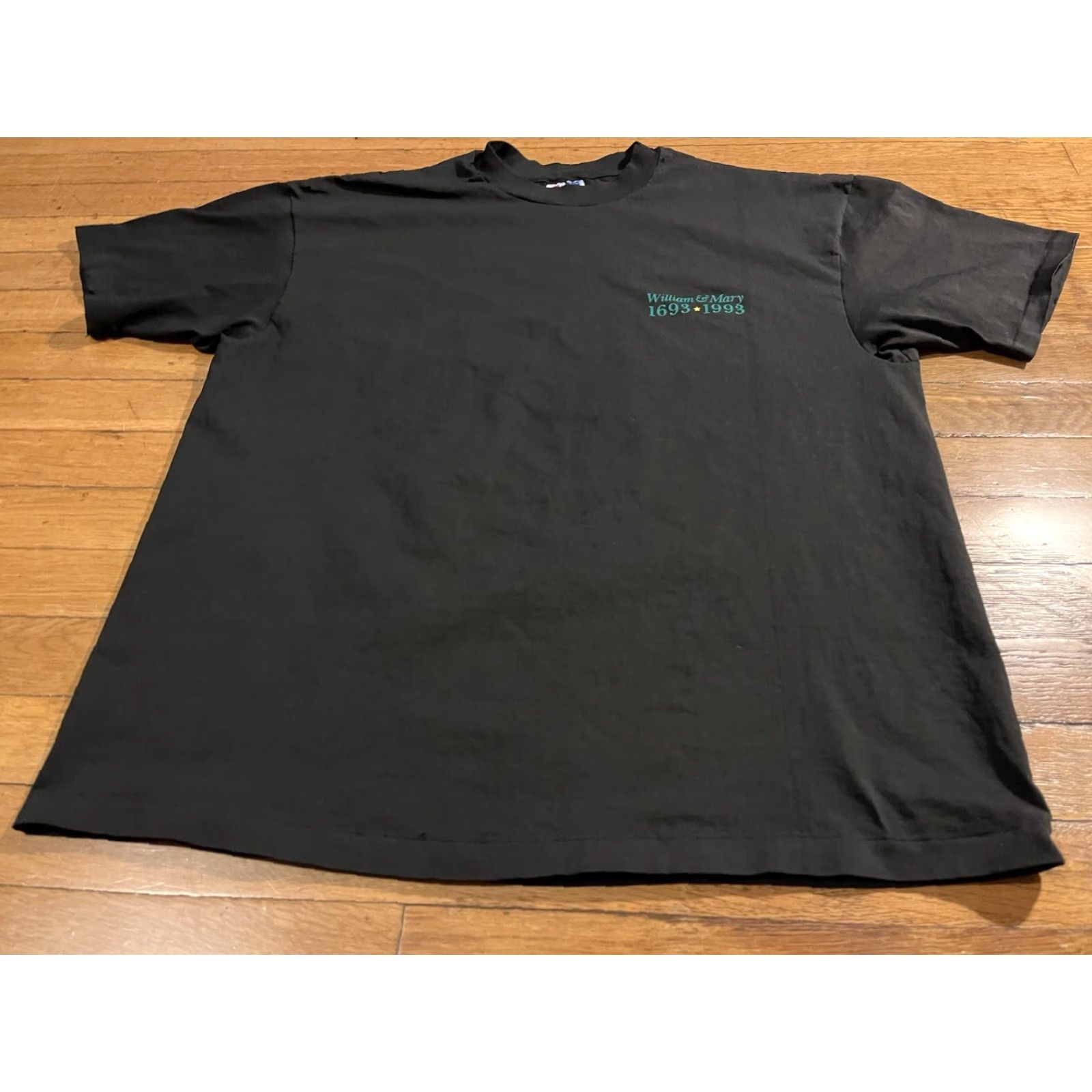 Hanes VINTAGE Hanes Beefy T-Shirt Black Mens XL 90s College William & Mary 300th Anniversary Homecoming 1993 Shirt Size US XL / EU 56 / 4 - 3 Thumbnail