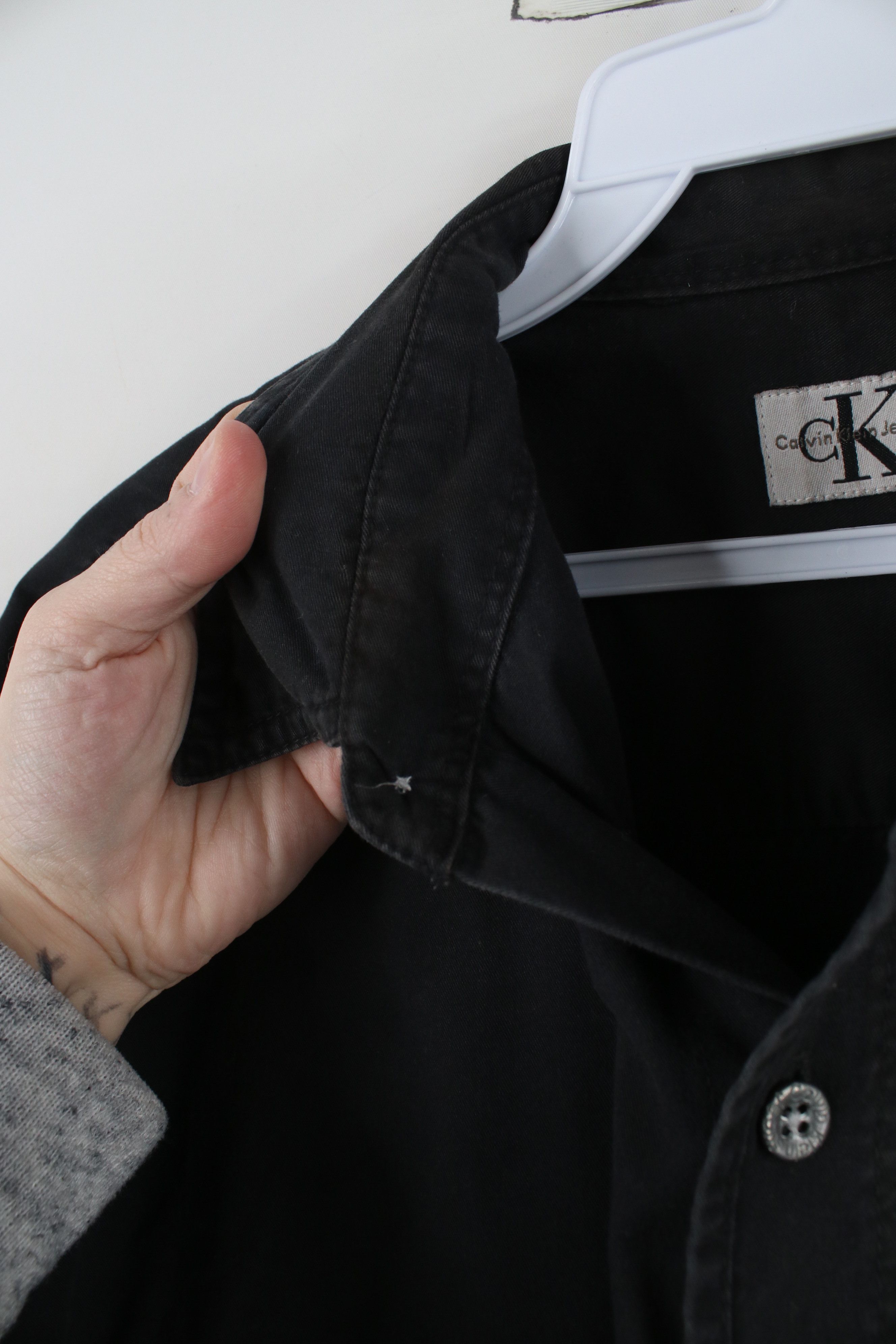 Calvin Klein × Vintage Vintage 90s Calvin Klein Spell Baggy Fit Button Shirt Black Size US M / EU 48-50 / 2 - 9 Thumbnail
