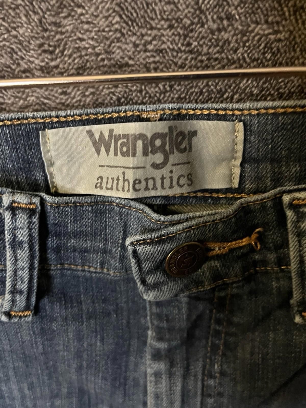 Wrangler Wrangler 42x28 Jeans Straight Leg Light Wash Stretch Denim Size US 42 / EU 58 - 4 Thumbnail