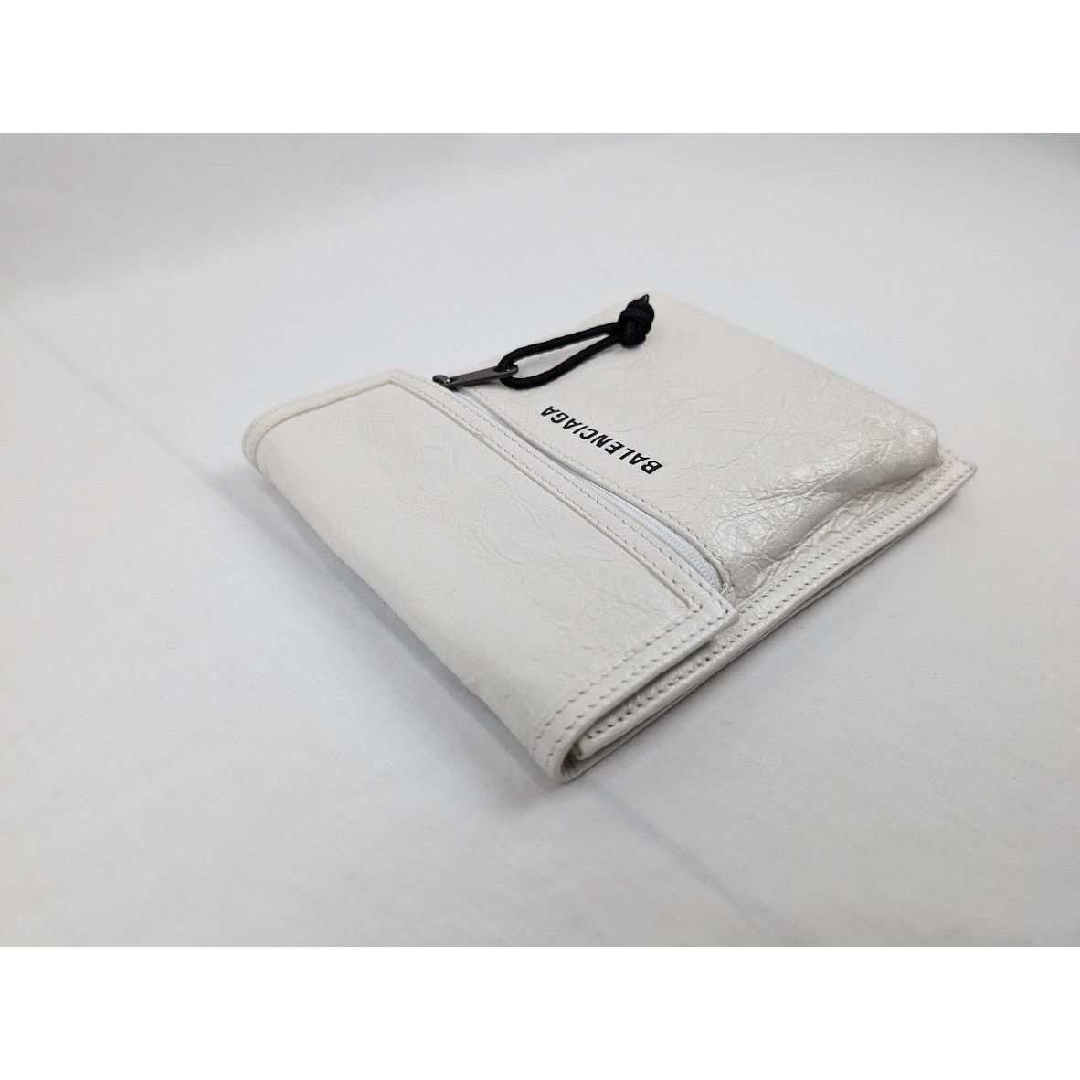 Balenciaga o1rshd1 Size: OS / Arena Lamb Dr Explorer Pouch Strap White Size ONE SIZE - 9 Thumbnail