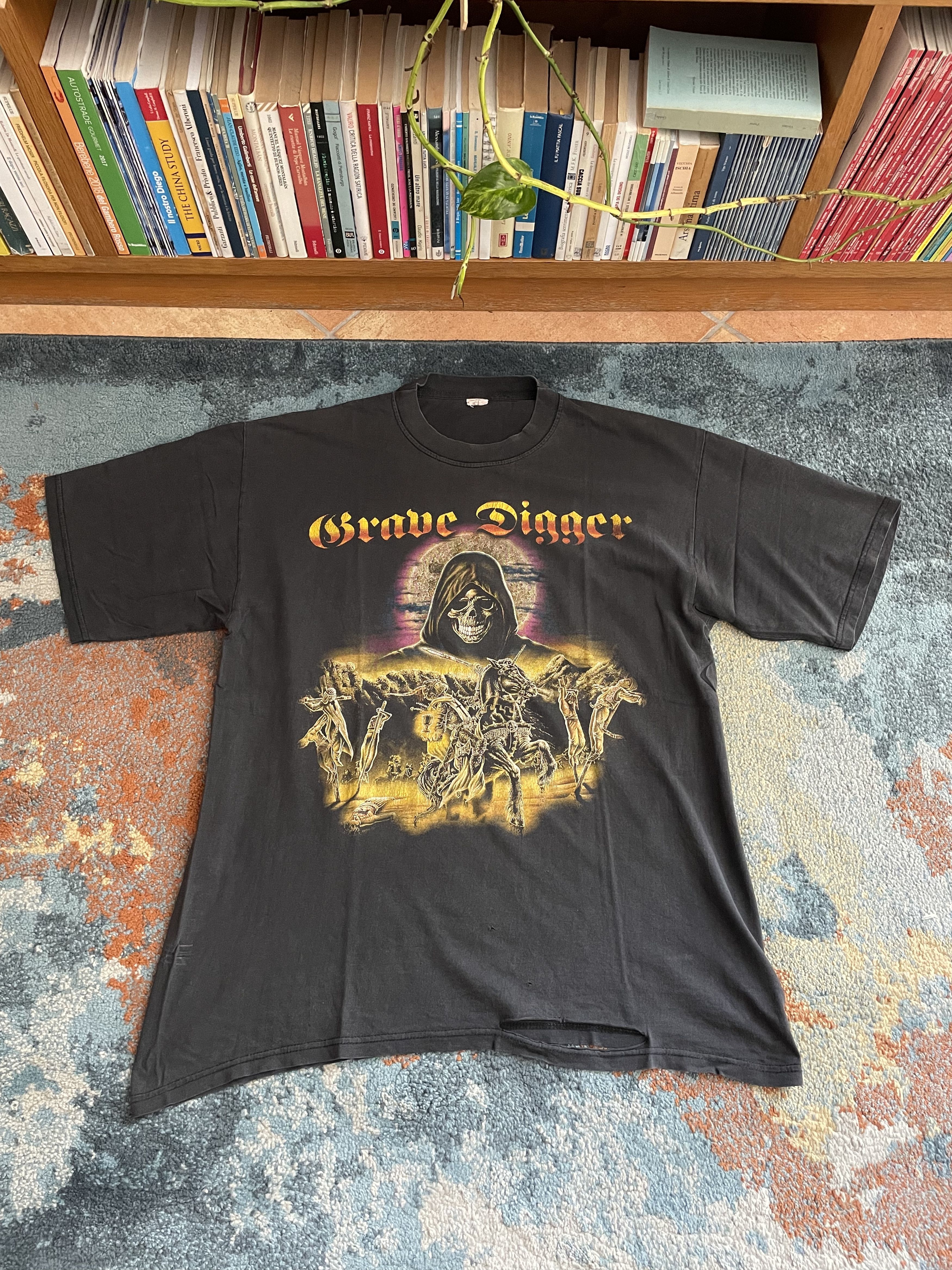 Band Tees × Vintage Grave Digger 90s Vinatge Faded T Shirt Size US L / EU 52-54 / 3 - 1 Thumbnail