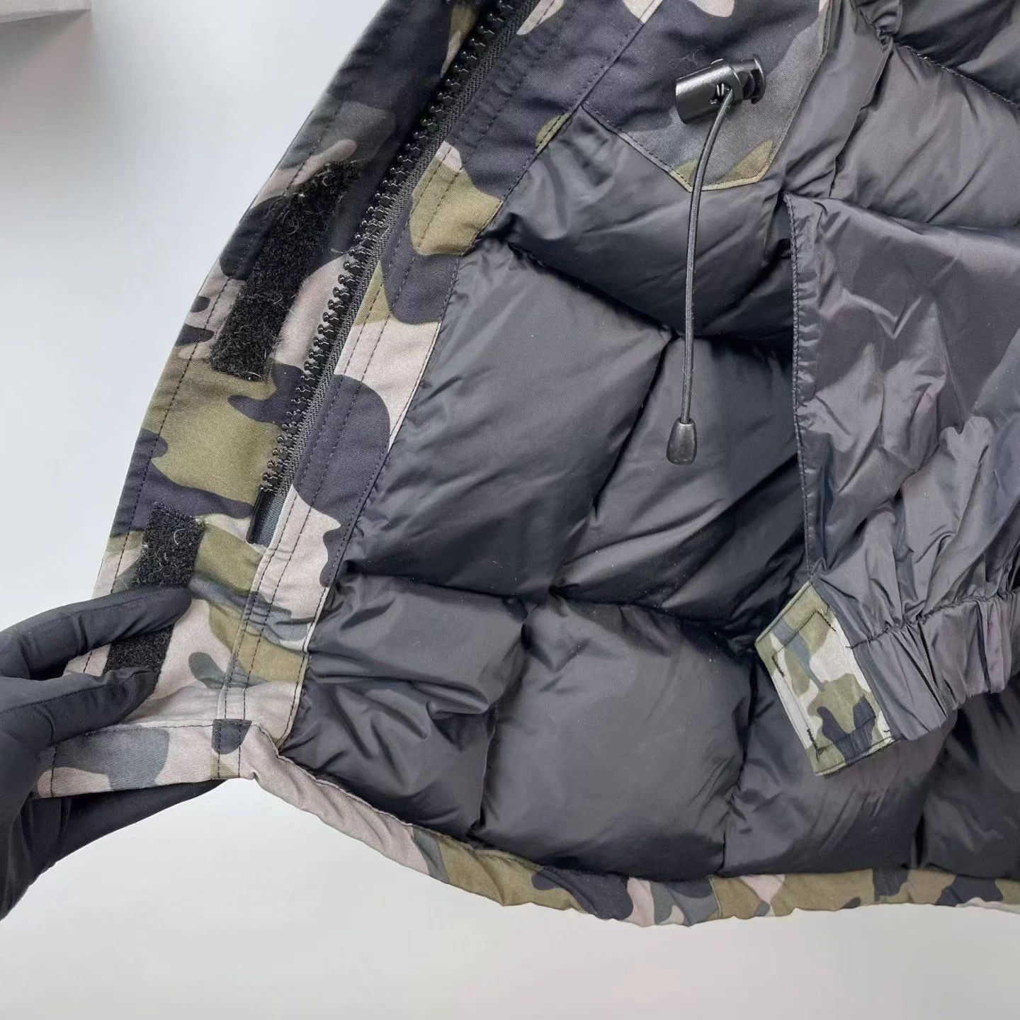 Canada Goose Canada Goose Camo Down Jacket S Size US S / EU 44-46 / 1 - 6 Thumbnail