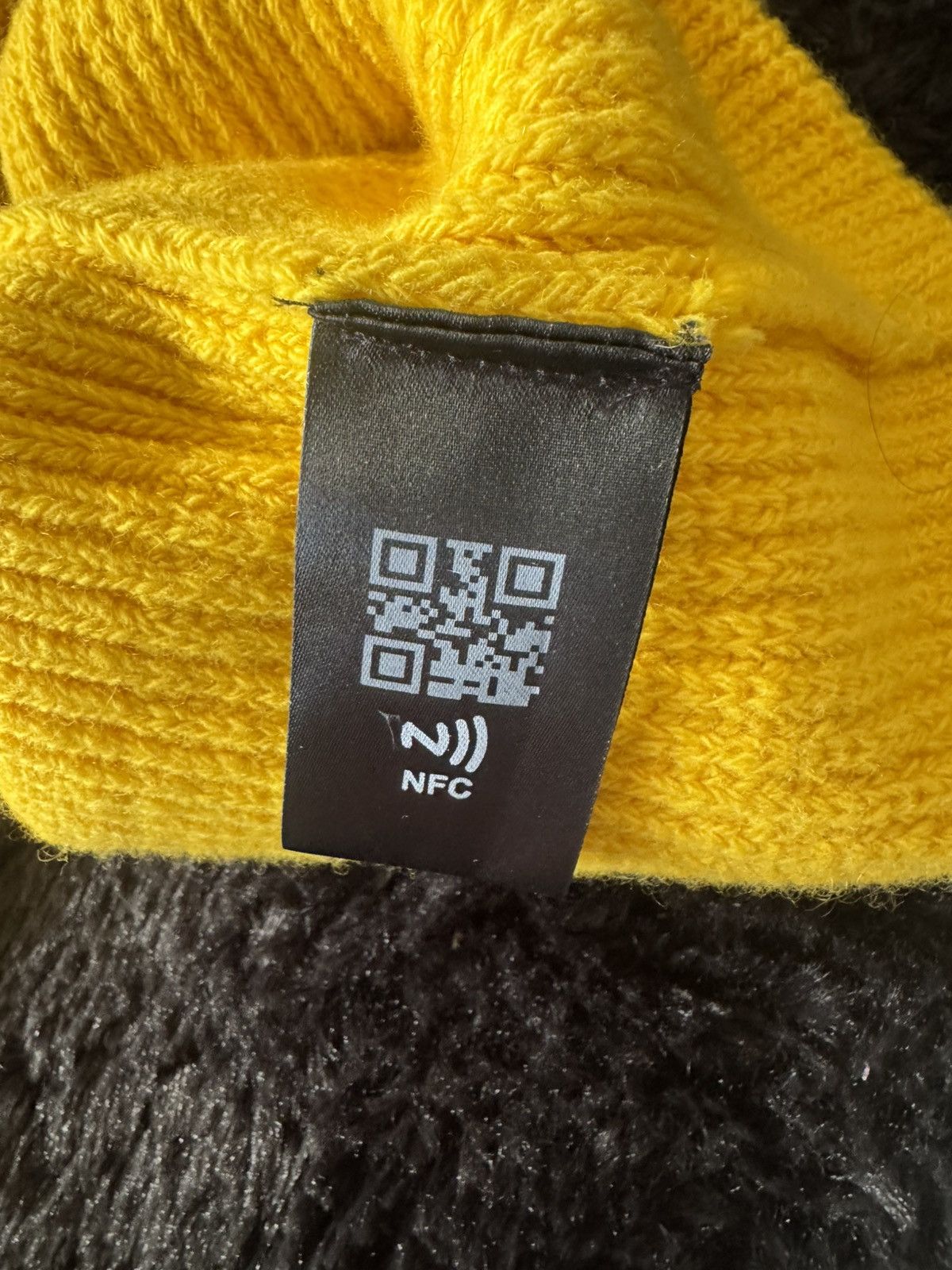 Prada Prada Mens Yellow Beanie Size ONE SIZE - 3 Thumbnail