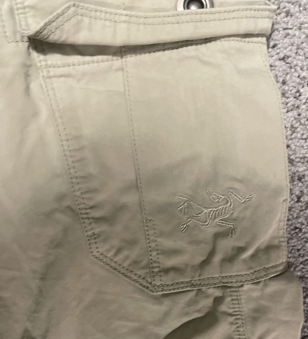 Arc'teryx Vintage Arc’teryx Women’s Cargo Capri Pants Khaki Size 6 Size 28" / US 6 / IT 42 - 6 Thumbnail