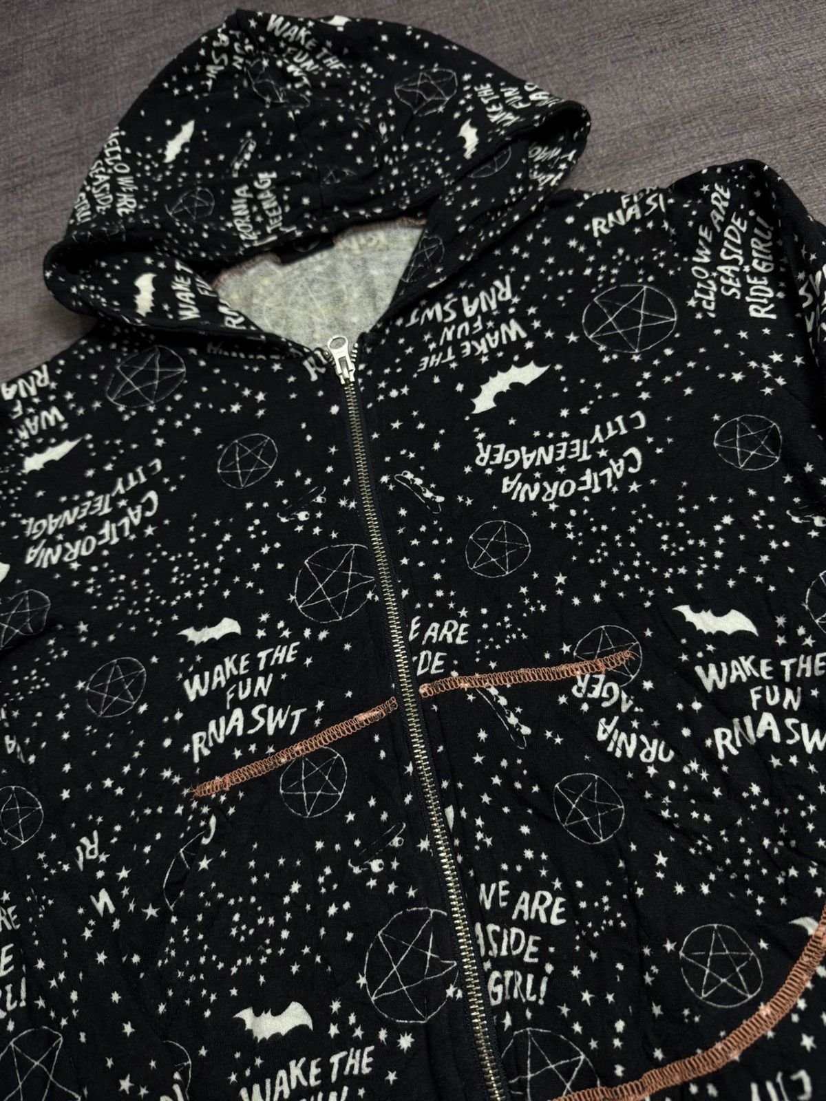 Japanese Brand RNA SWEET PRINT HOODIE Size US M / EU 48-50 / 2 - 2 Thumbnail