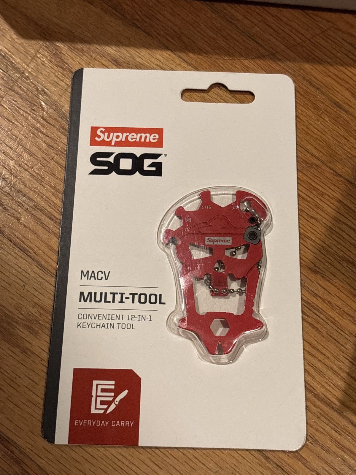 Supreme Supreme sog macv multi tool red Size ONE SIZE - 1 Thumbnail
