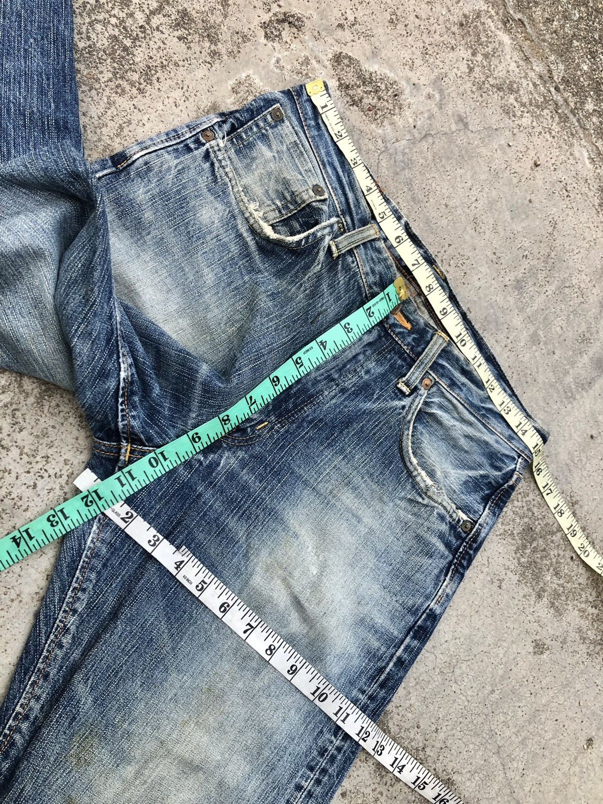 Edwin VINTAGE EDWIN SELVEDGE DISTRESSED DENIM Size US 30 / EU 46 - 12 Thumbnail