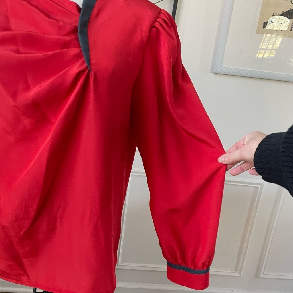 Vintage Vintage 80s Chaus Red Blouse Dark Grey Trim Asymmetrical Neck L Size L / US 10 / IT 46 - 6 Thumbnail