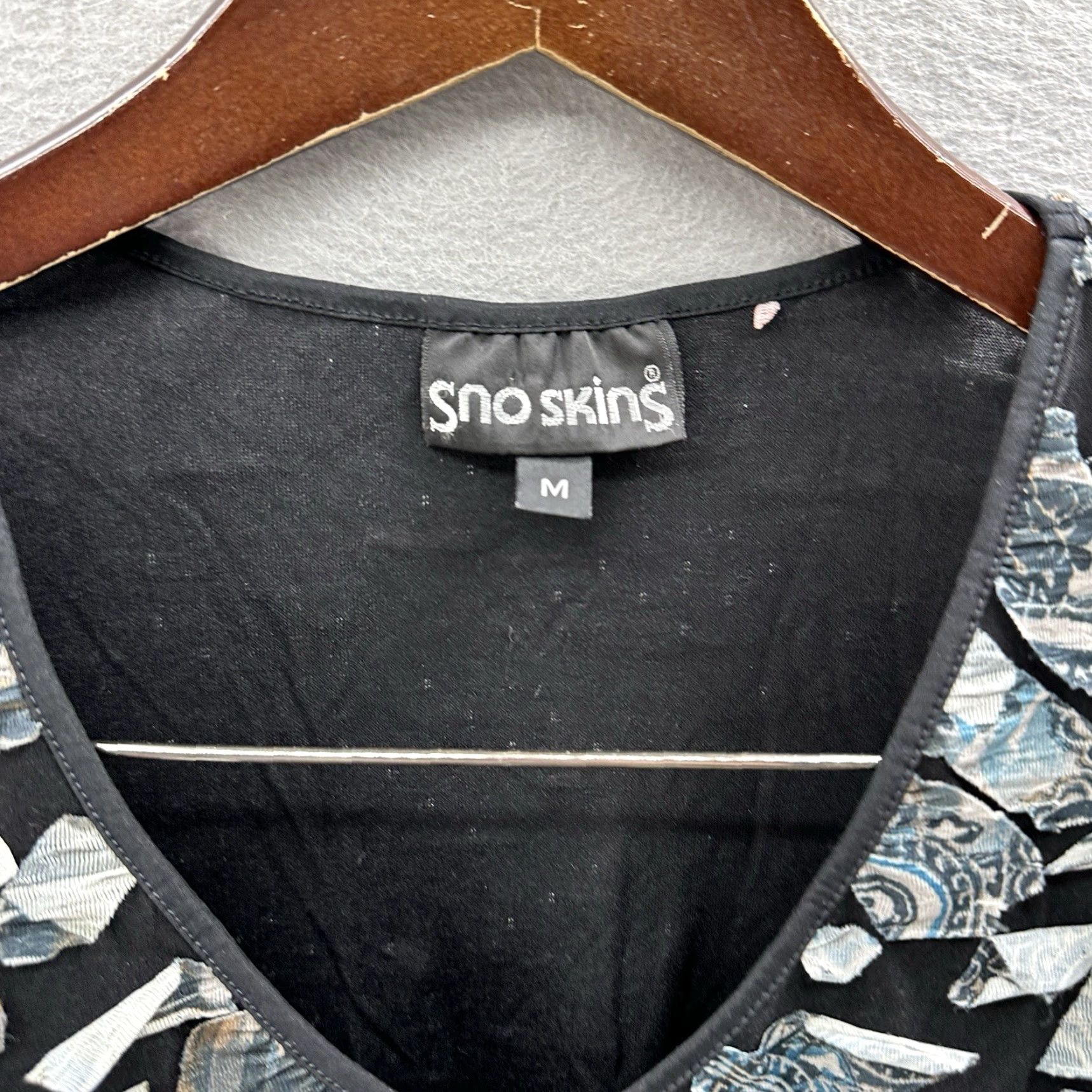 Vintage SNO SKINS Vintage Women's T-Shirt Adult Medium Black Solid 90s Retro Casual Tee Long Sleeve Size M / US 6-8 / IT 42-44 - 4 Thumbnail