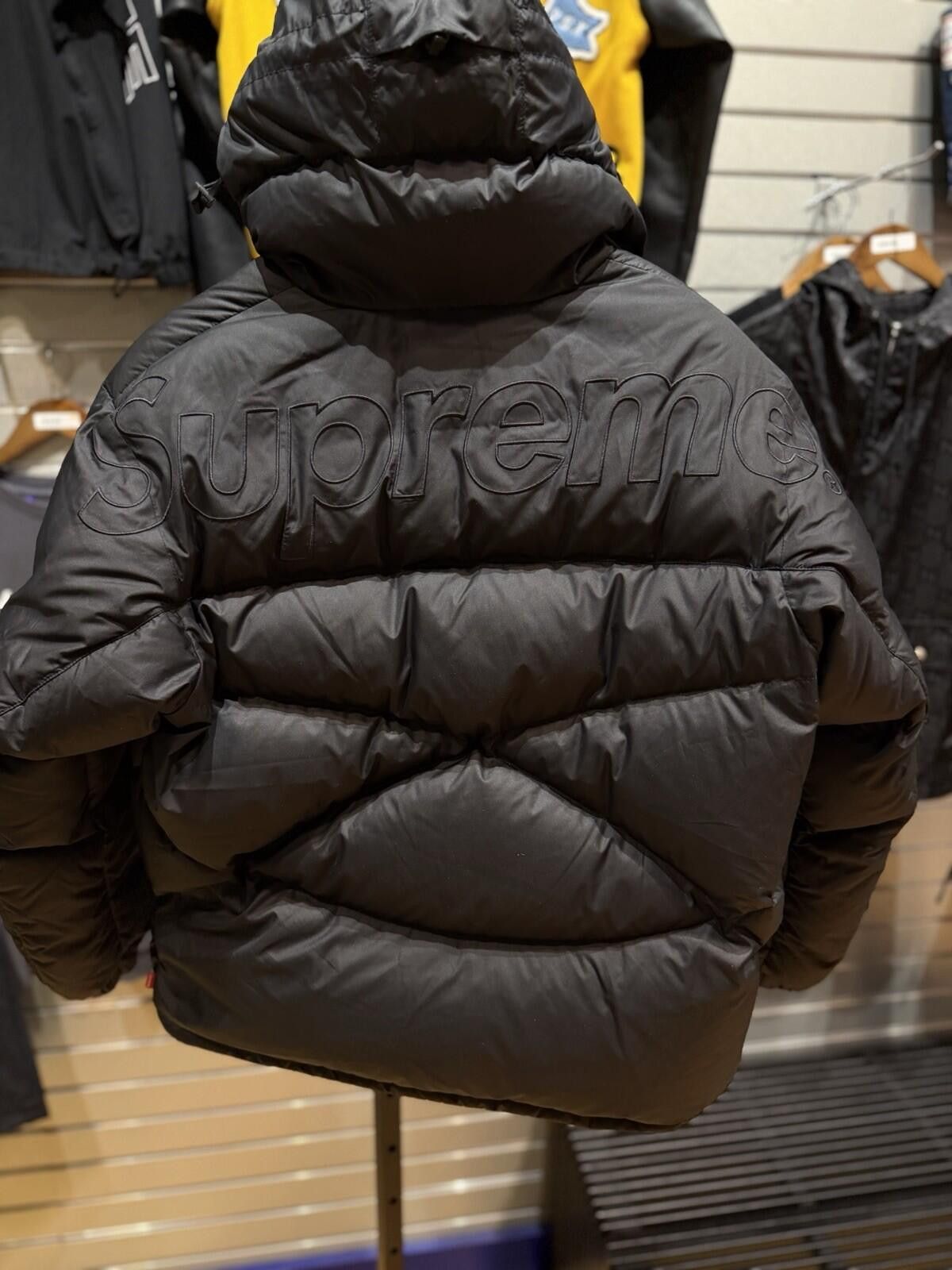Supreme Supreme x The North Face 800 Puffer Jacket Size (Small) Size US S / EU 44-46 / 1 - 9 Thumbnail