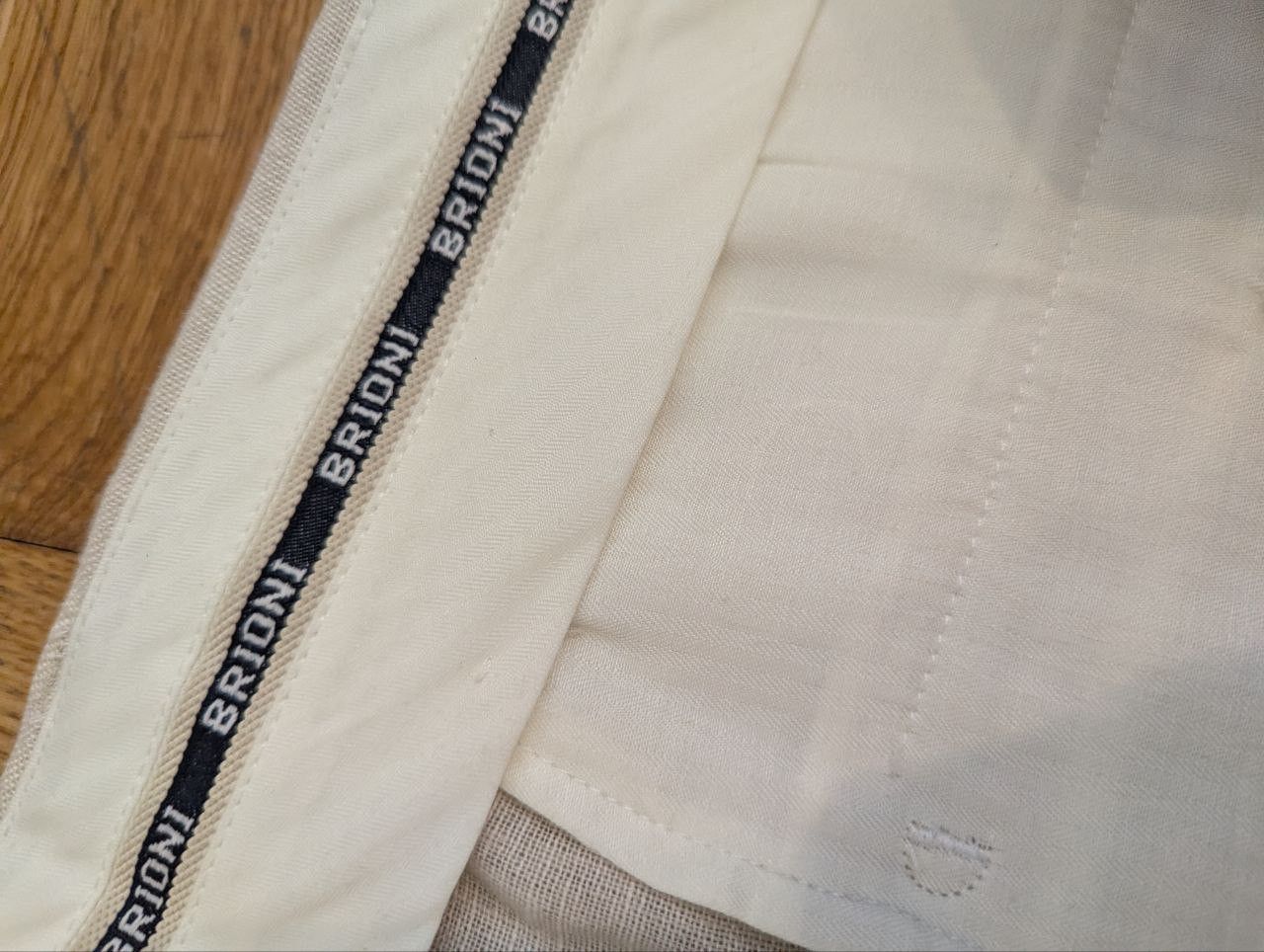 Brioni Suit (56 Eur size) Size 46R - 8 Thumbnail
