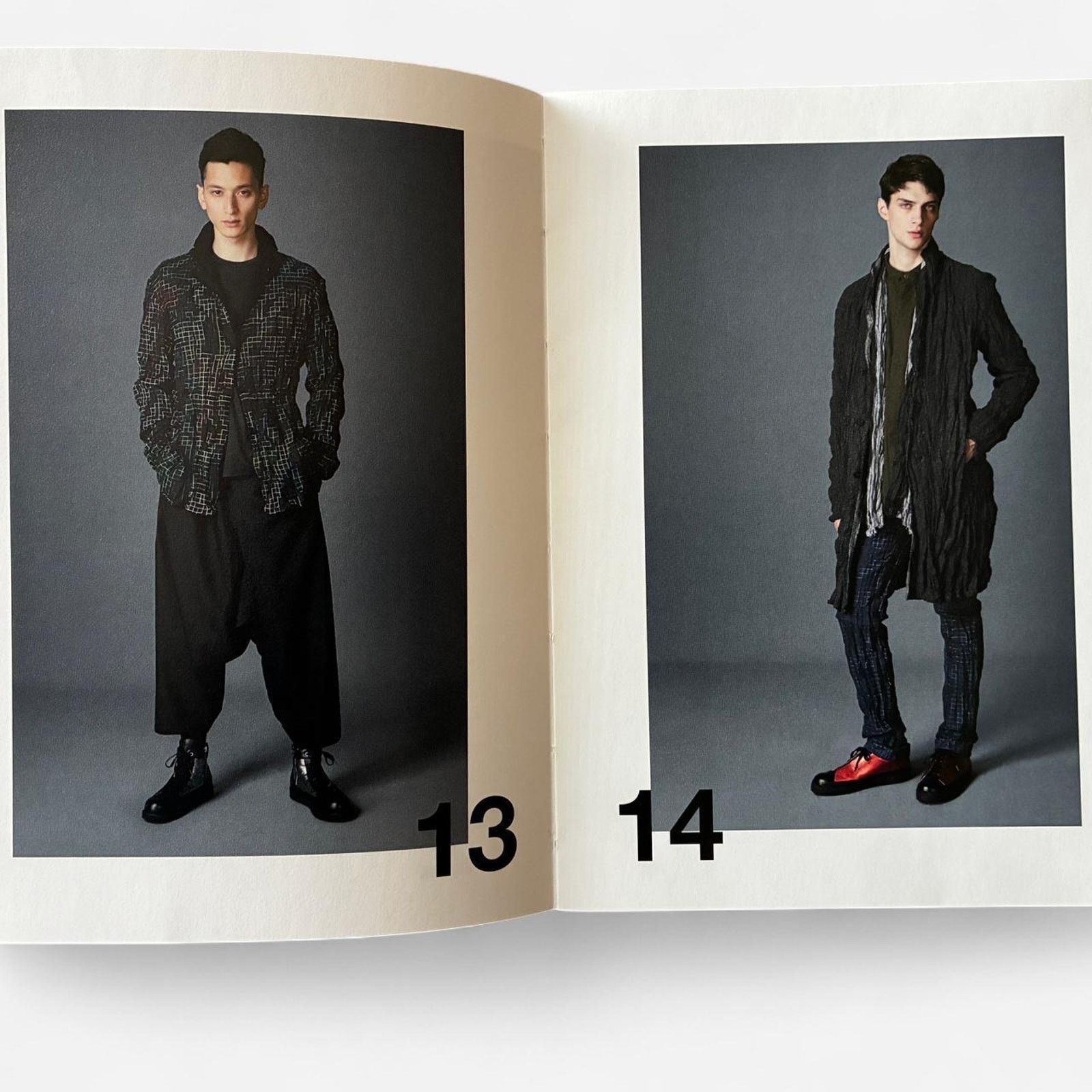 Homme Plisse Issey Miyake × Issey Miyake Issey Miyake Men autumn/winter 2014 catalog lookbook Size ONE SIZE - 3 Thumbnail
