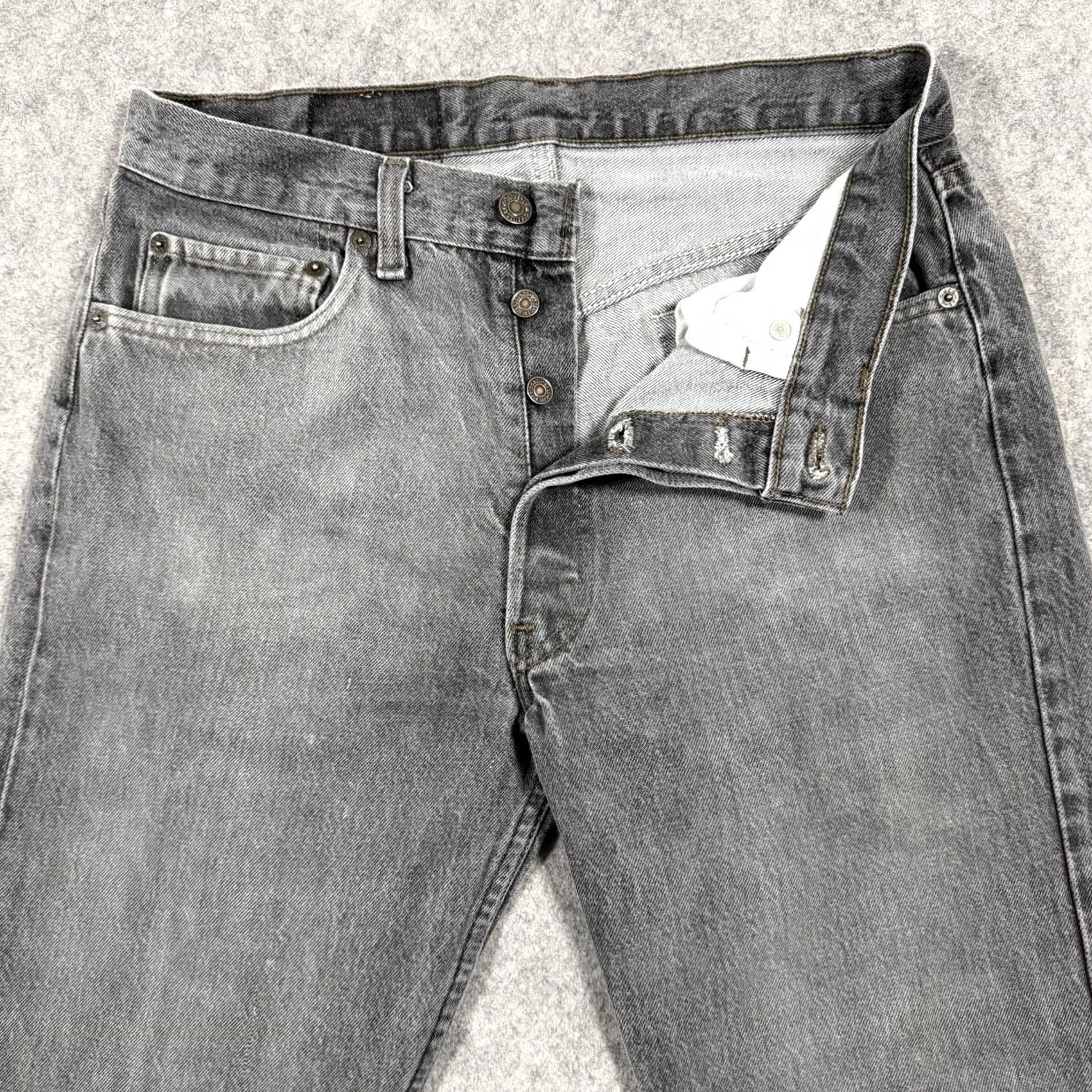 Levi's VINTAGE Levi's 501 Jeans Mens Size 33x34 Gray Made in USA Likely 80s 90s Style Straight 5-Pocket Comfort Regular Fit USA Size US 33 - 5 Thumbnail