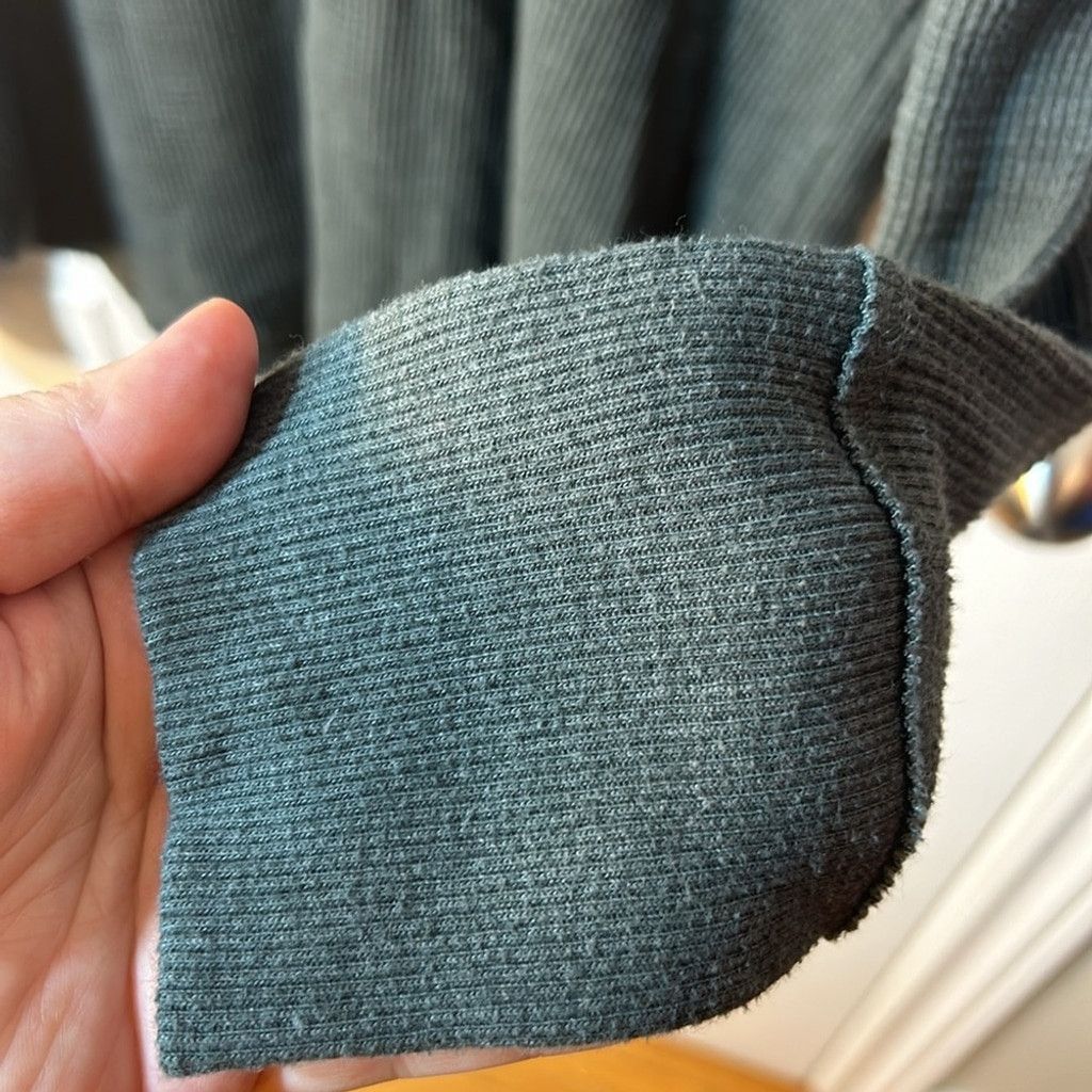 TNA Size small TNA Aritzia, waffle knit gray turtleneck Size XS / US 0-2 / IT 36-38 - 7 Thumbnail